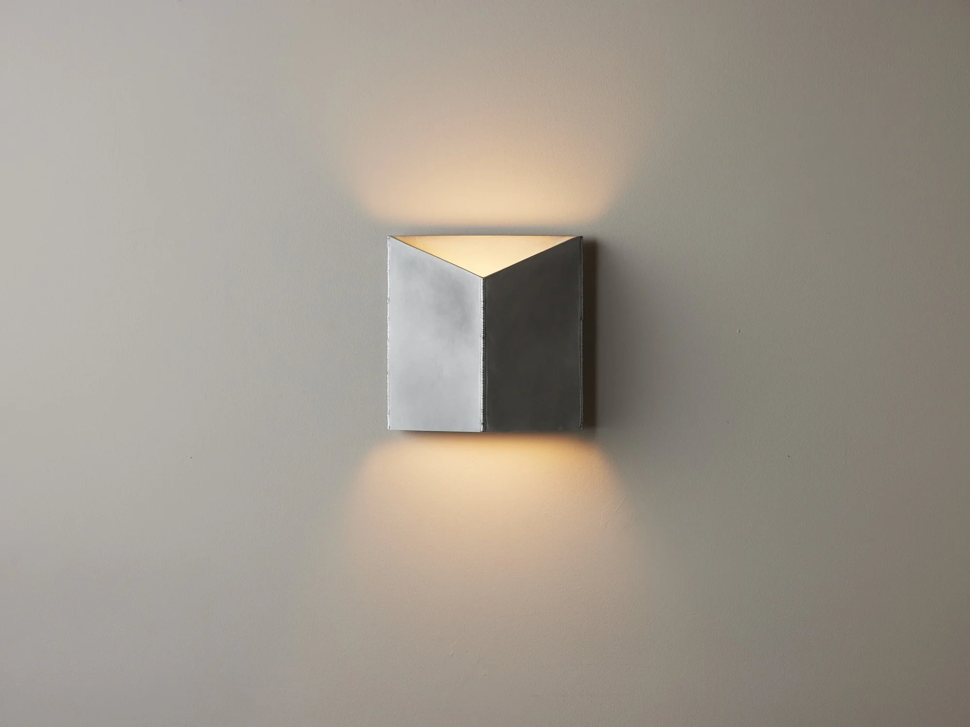 PELLE-helm-sconce-1.jpg