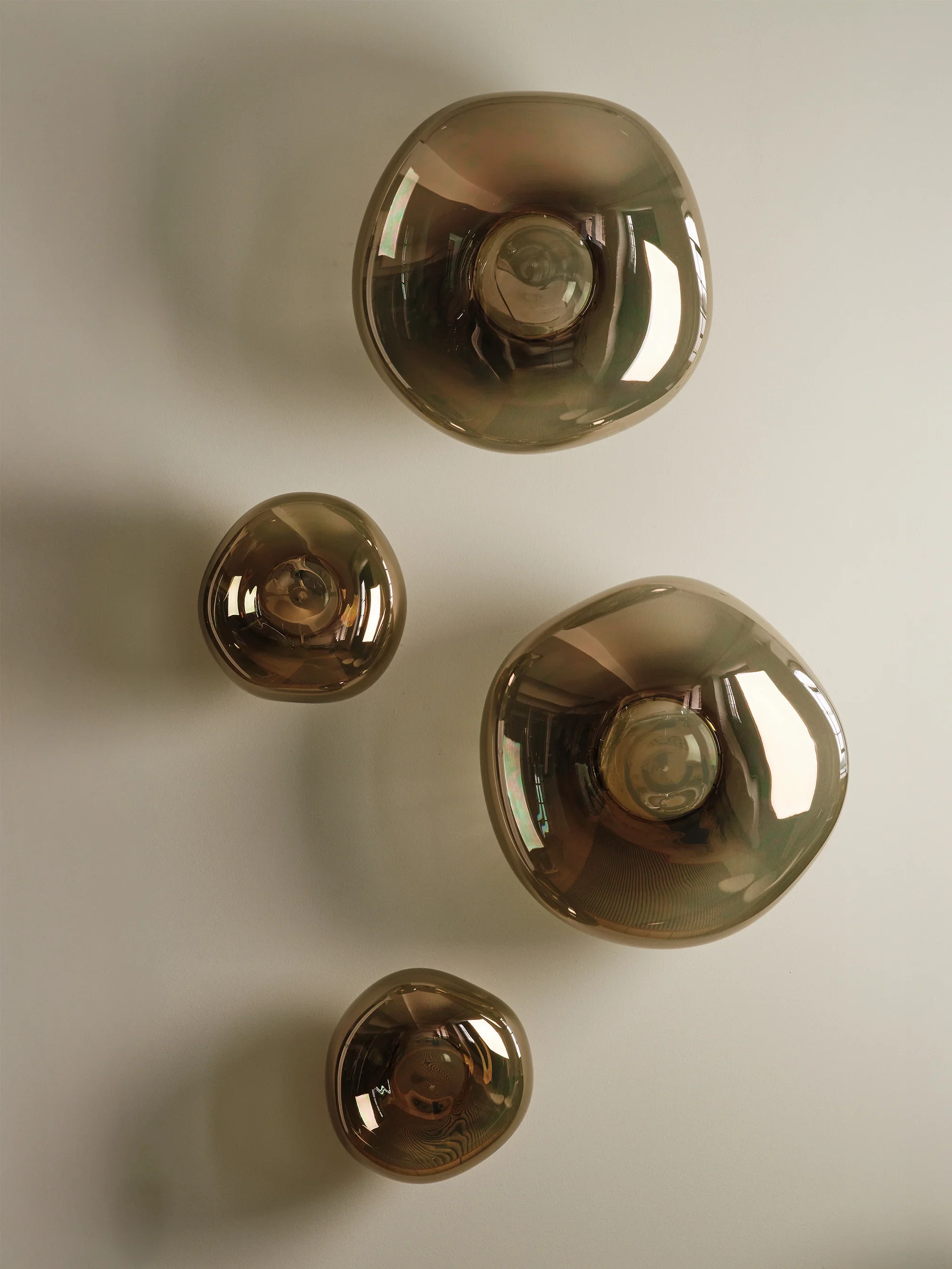 Melt-Mini-Surface-Light-Silver-Polished-Polycarbonate-US-3_4096x5460_crop_center.webp