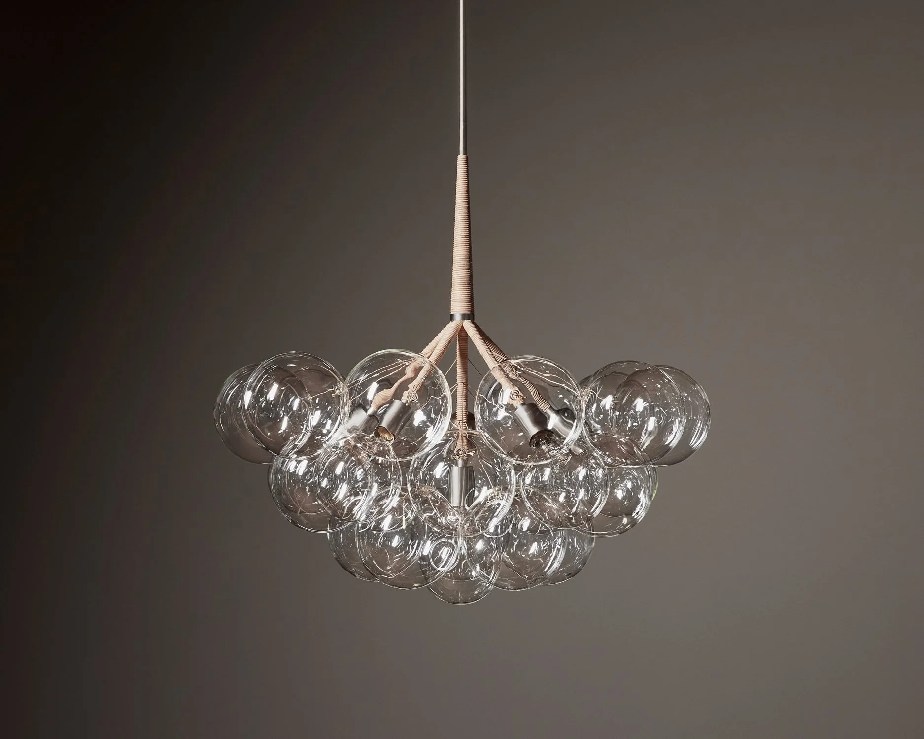 2022_Pelle_BubbleChandelier_Jumbo_Off.jpg