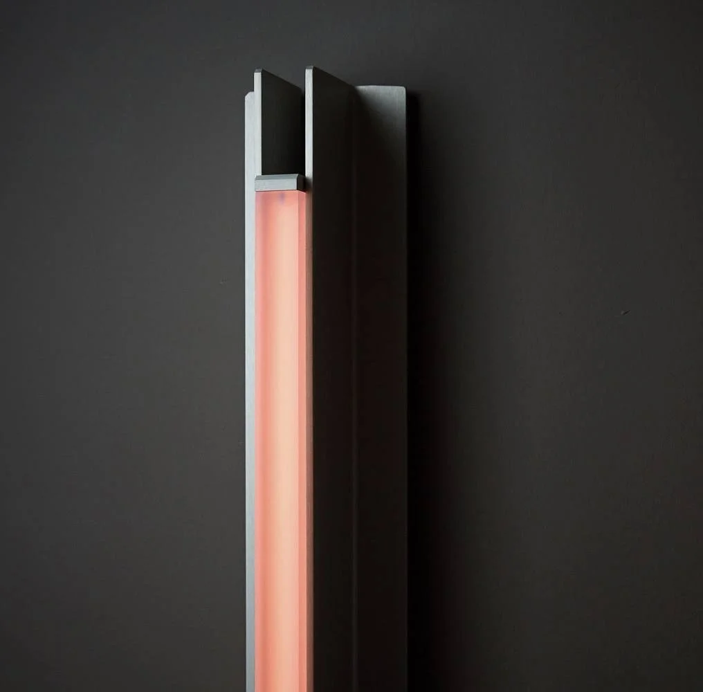 SilverBeamSconce-On_PELLE_Detail-JP-1.jpg