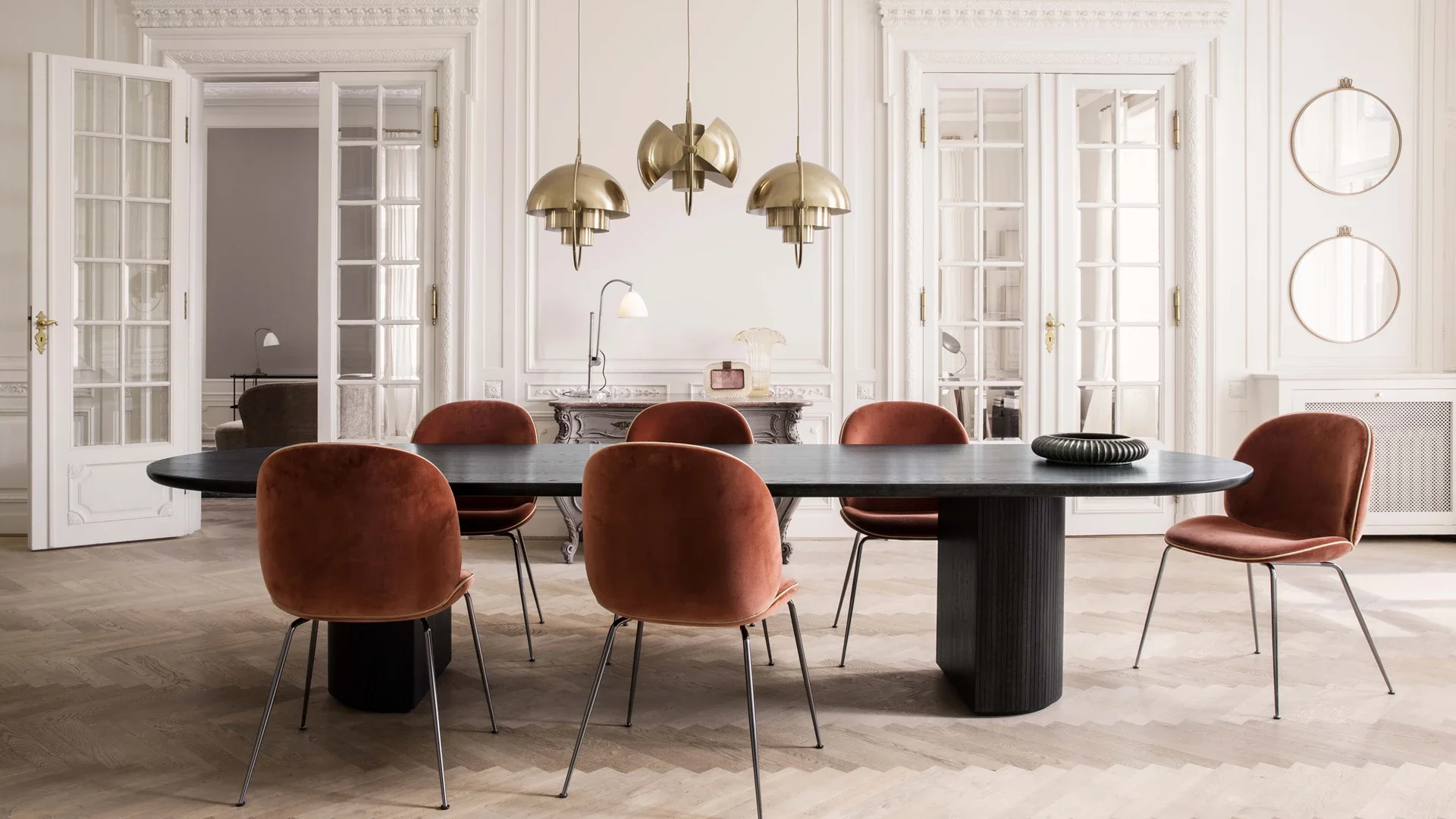 moondiningtable.webp