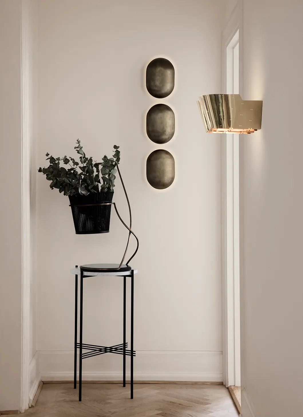 10003864_L_9464_WallLamp_Brass.webp