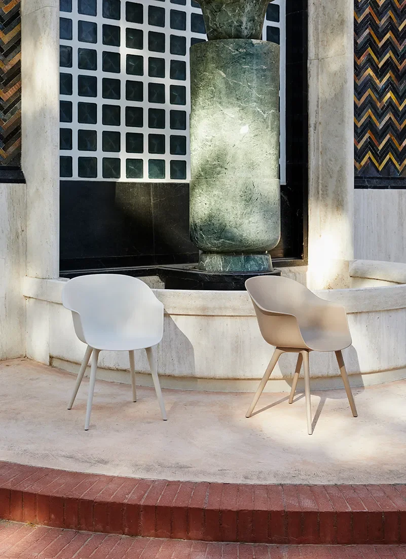 10078589_L_Bat_Outdoor_DiningChair_Plastic_Unupholstered_AlabasterWhite.webp