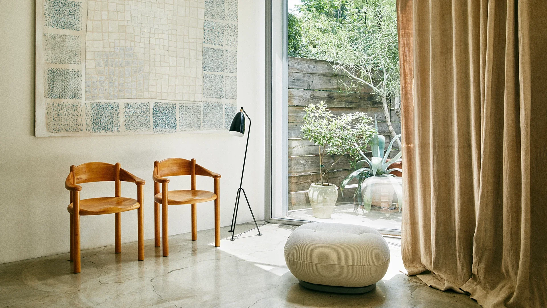 gubi_fall-2022_-32-_pacha-outdoor-ottoman-by-pierre-paulin.webp