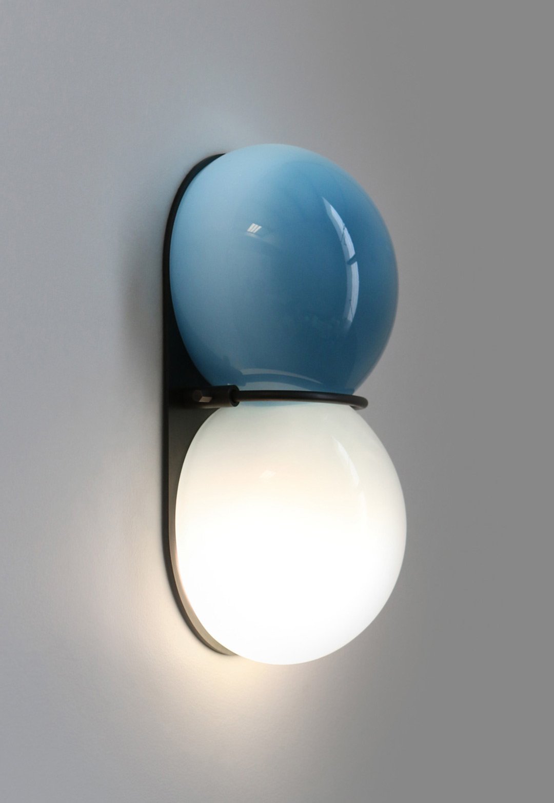 SkLO_Twin1.0_Sconce_LTM06PBL_2_1080.jpg