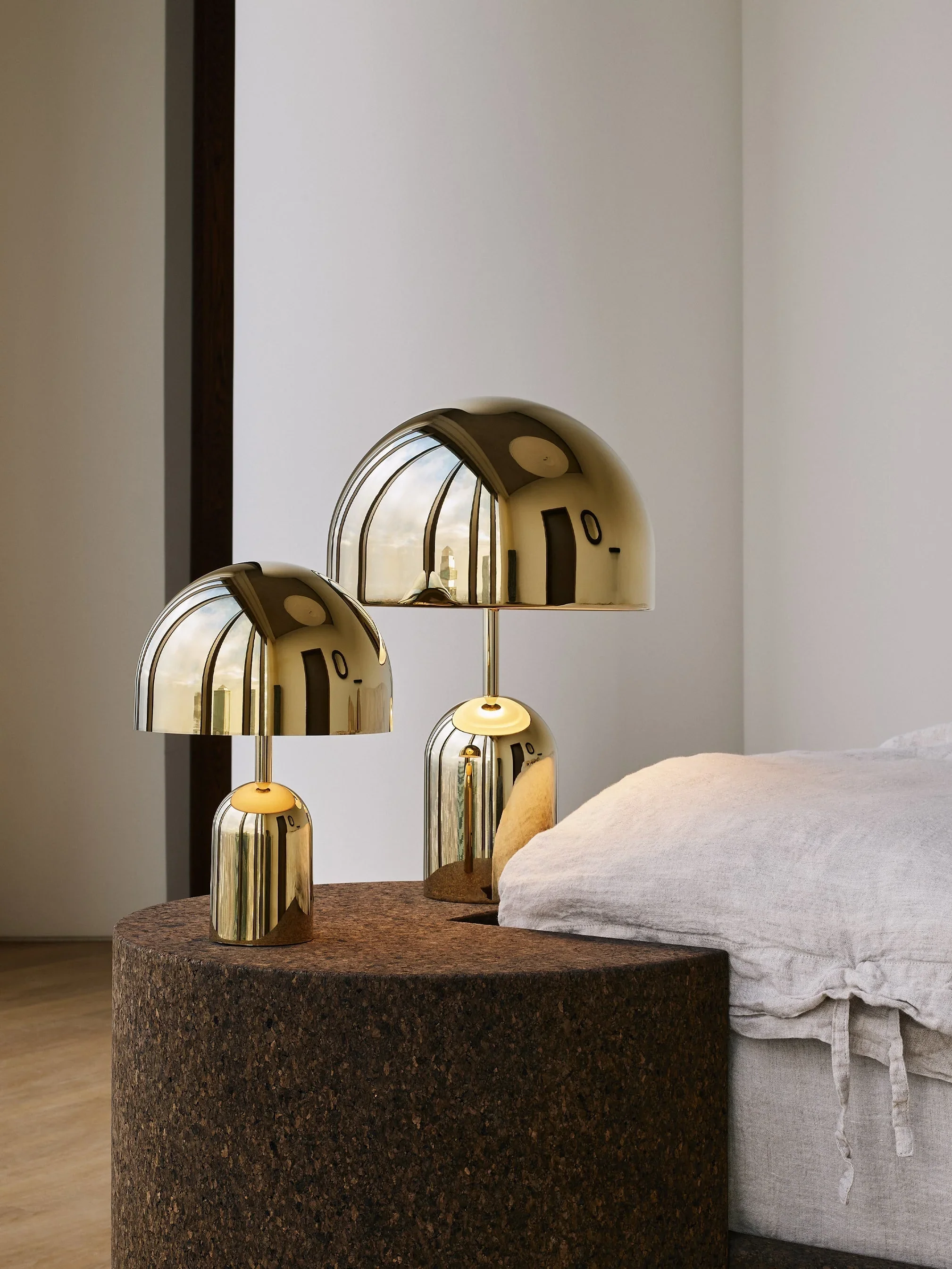 Bell-Portable-Light-Polished-Gold-US-4_4096x5460_crop_center.webp