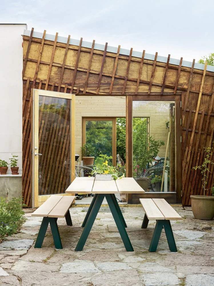Overlap_Fritz Hansen_Outdoor Dining Table _West Out East