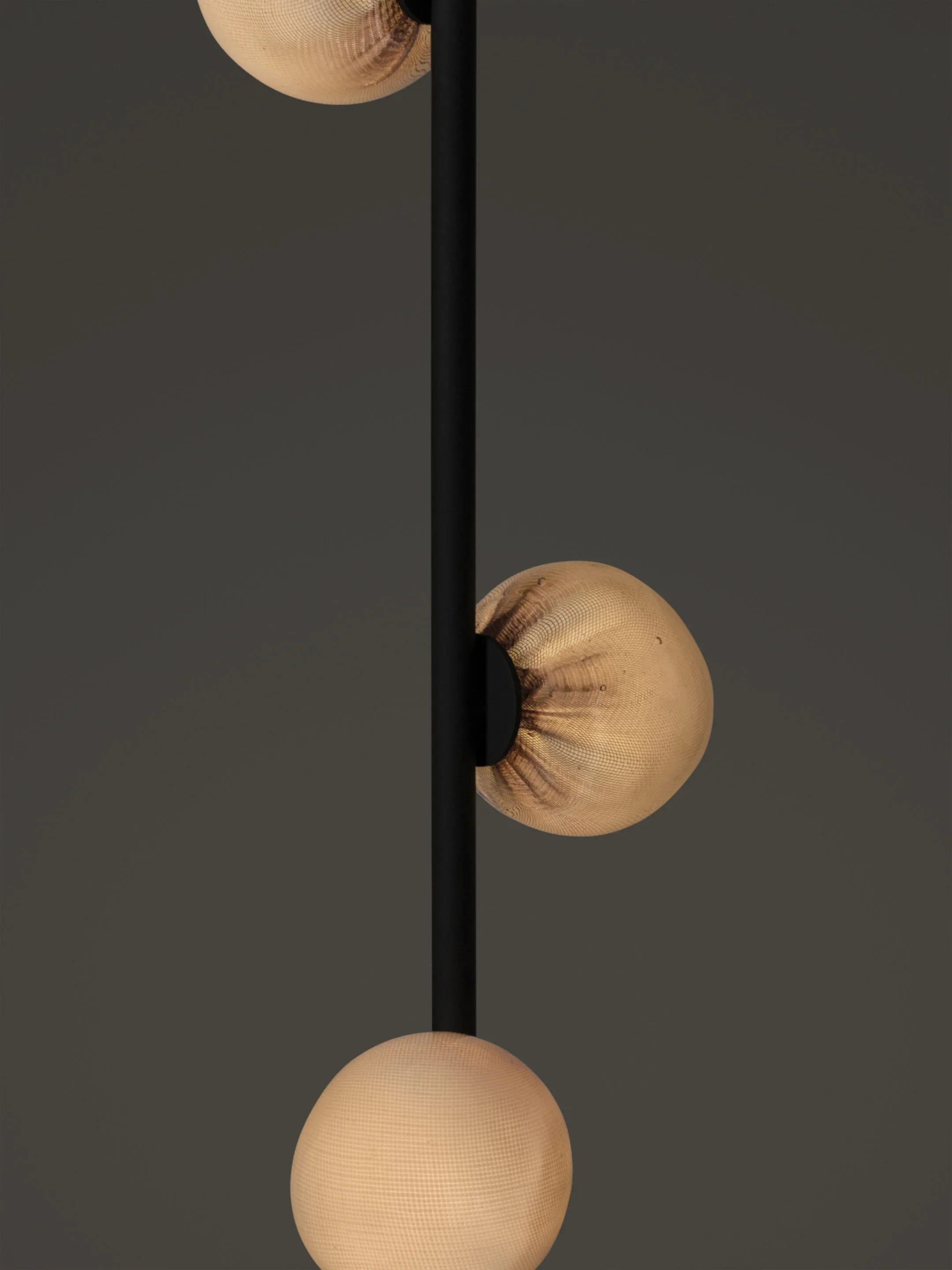 84.6-Floor-Black-Dark-Detail.jpg.webp