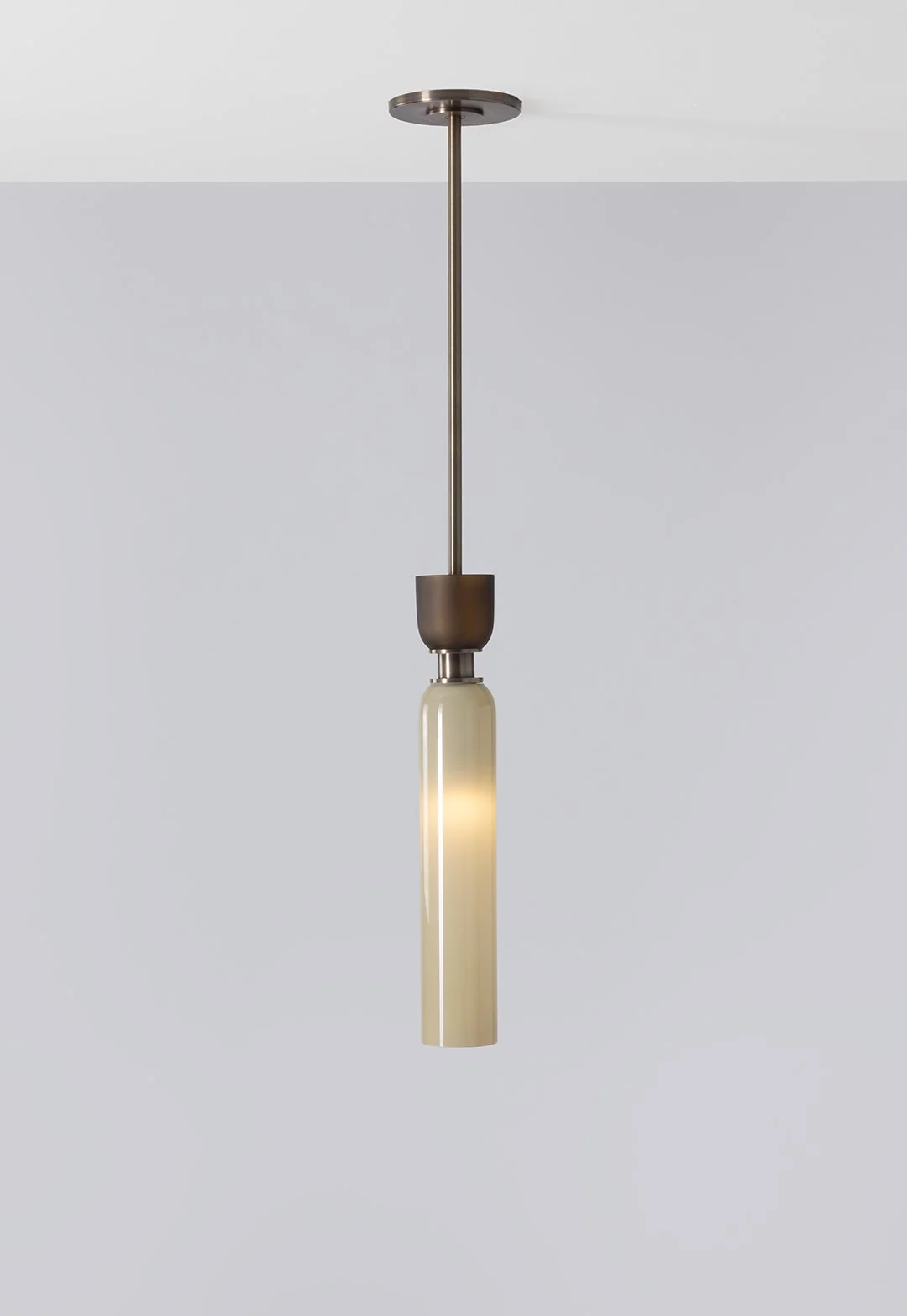SkLO_Union_Small_Pendant_LT631LBEFOLAB_01_1080_06.jpg