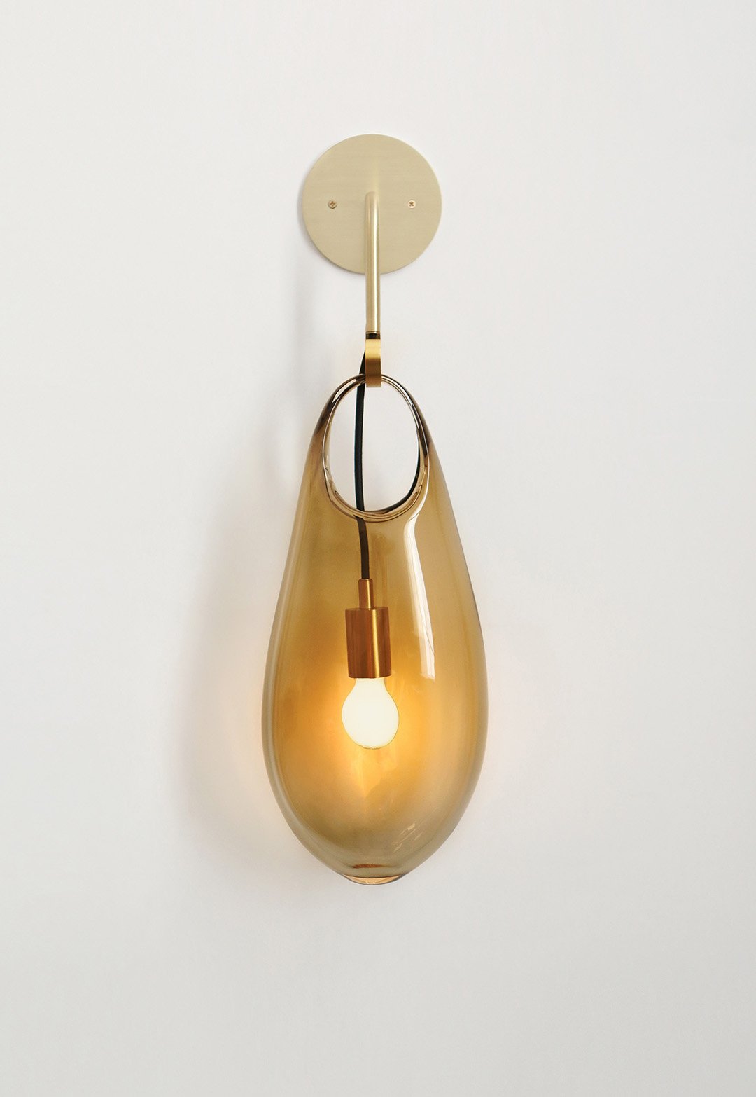 SkLO_Hold18_Sconce_LT261OLVB_1080_02.jpg