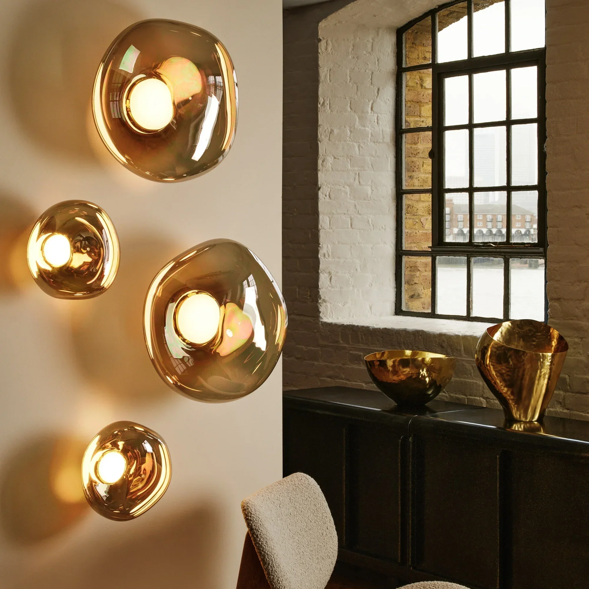 Melt-Mini-Surface-Light-Bronze-Polished-Polycarbonate-US-2_4096x5460_crop_center.webp