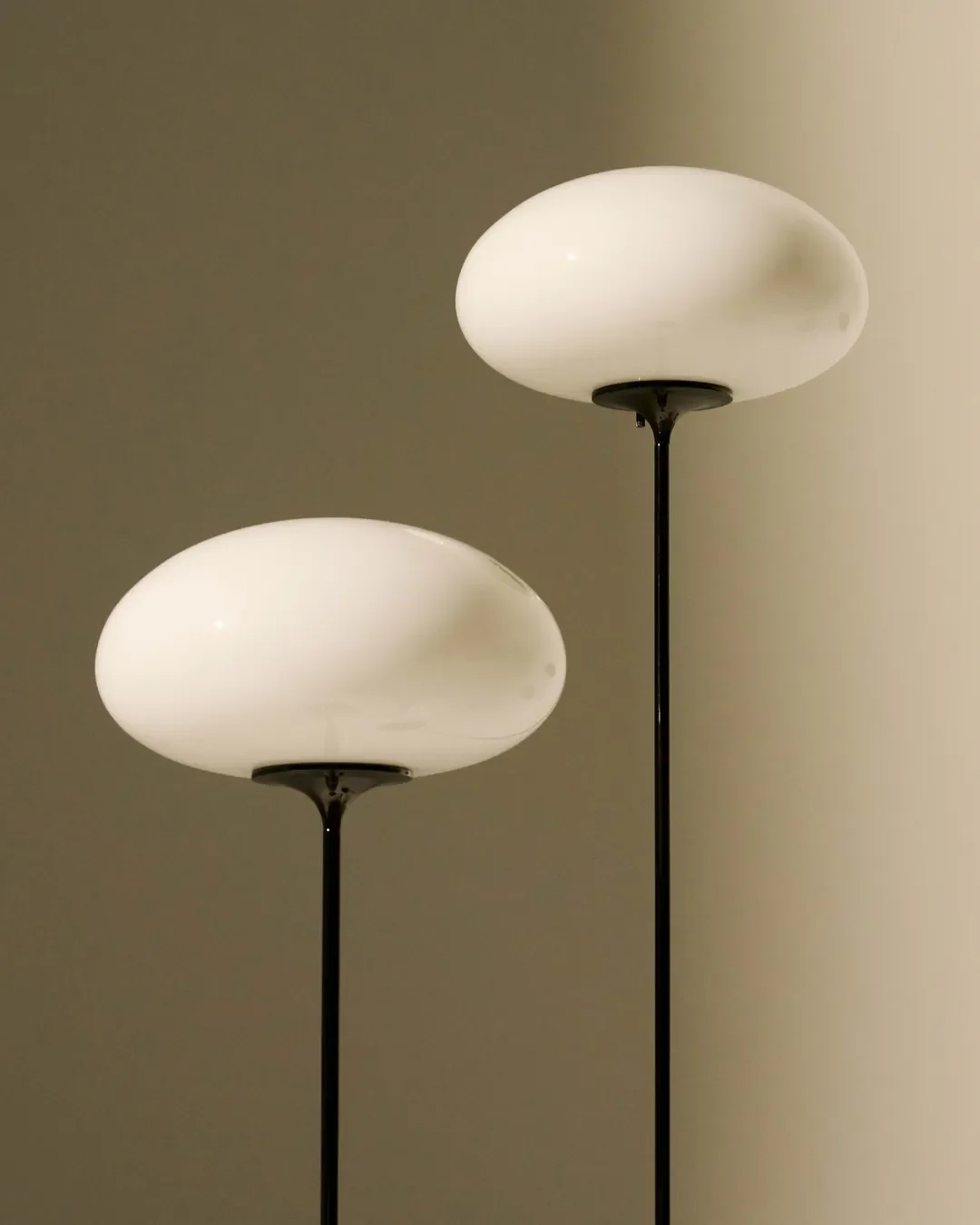 10149805_L2_Stemlite+Floor+Lamp_H150_Black+Chrome_Opal+Shade_Ø38.png.webp