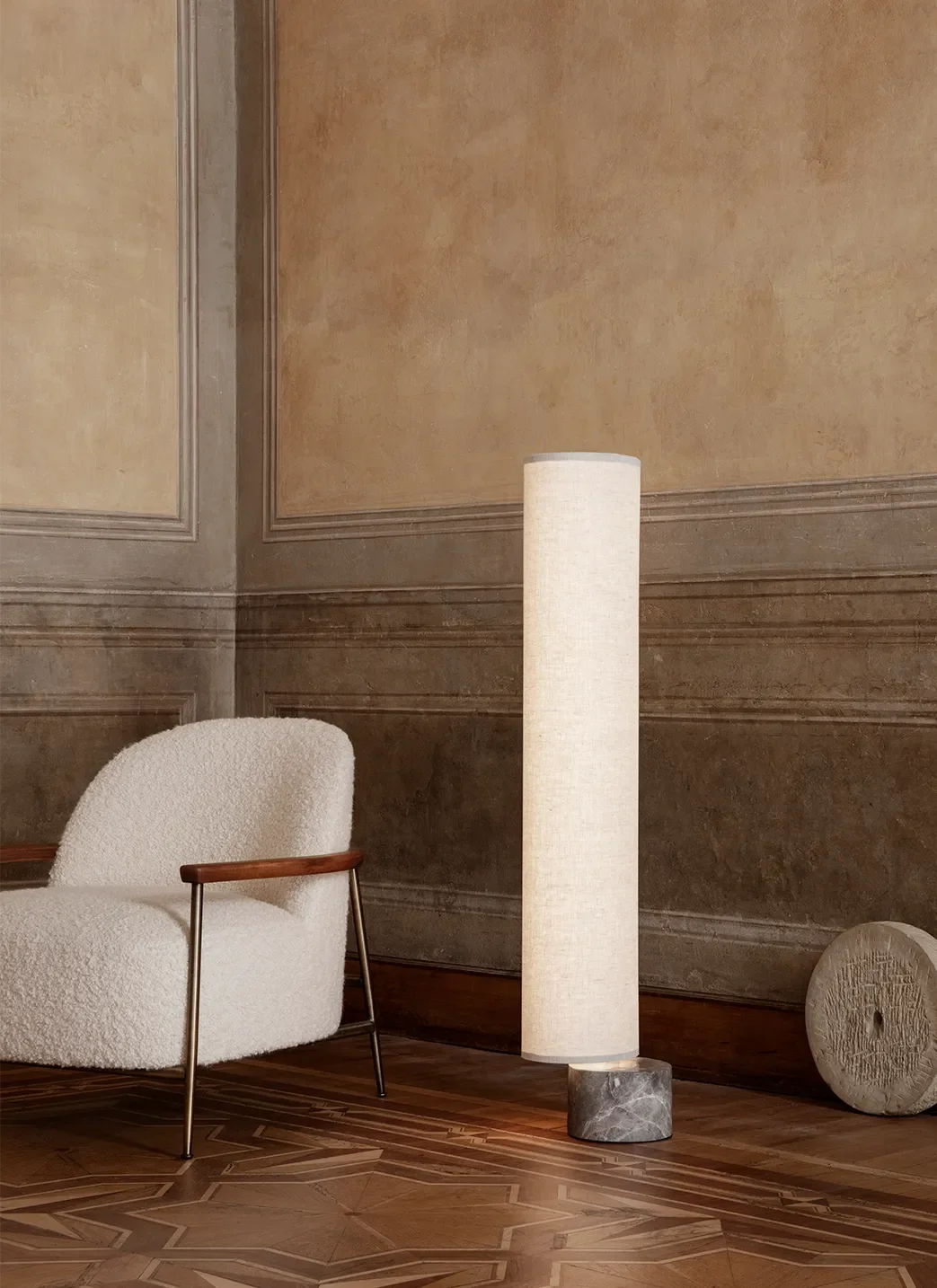 10101981_L_Unbound+Lamp_Floor+Lamp_H120_Canvas_On.webp