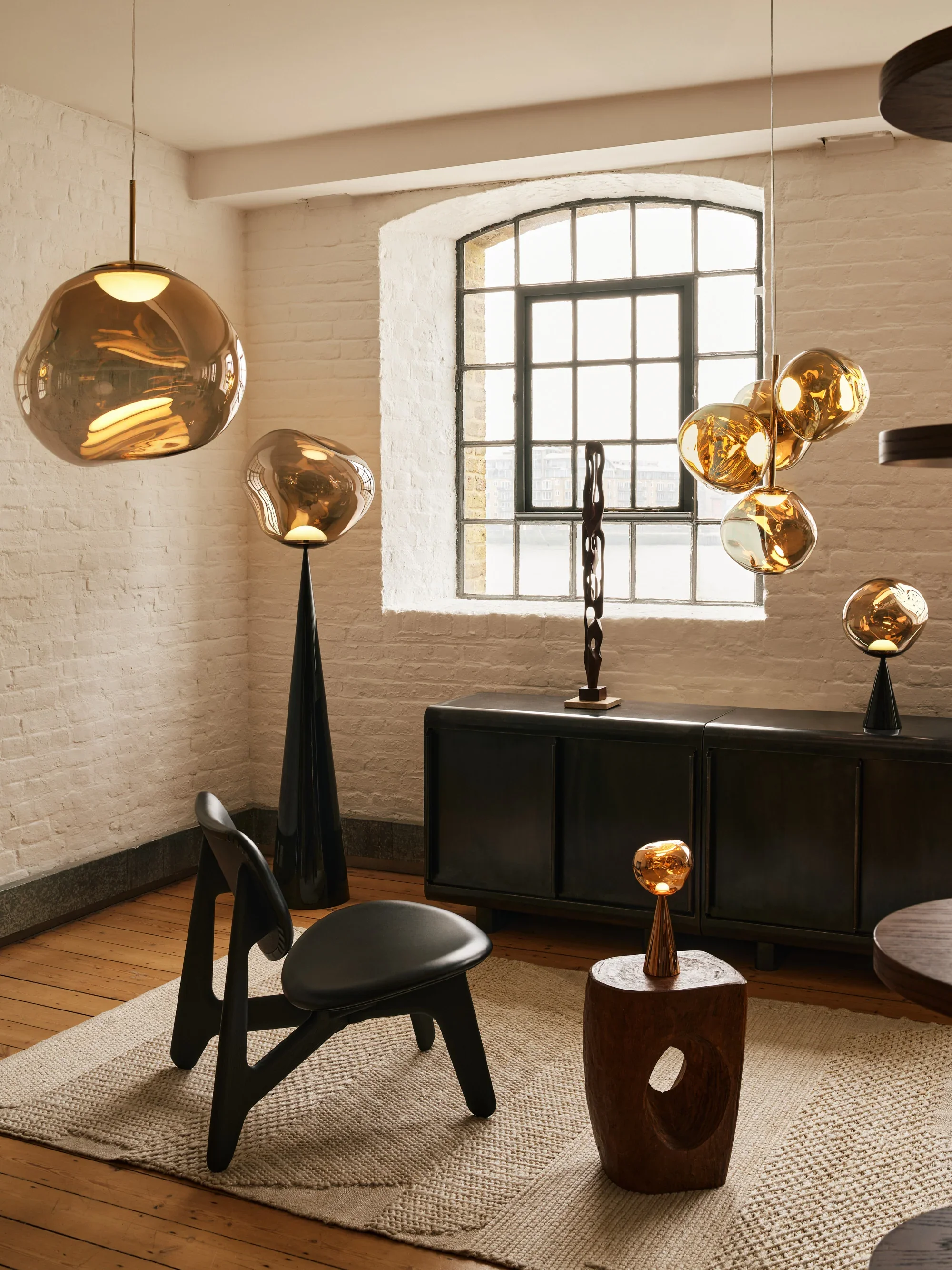Melt-Medium-Pendant-Bronze-Polished-Polycarbonate-2_167ea15d_4096x5460_crop_center.webp