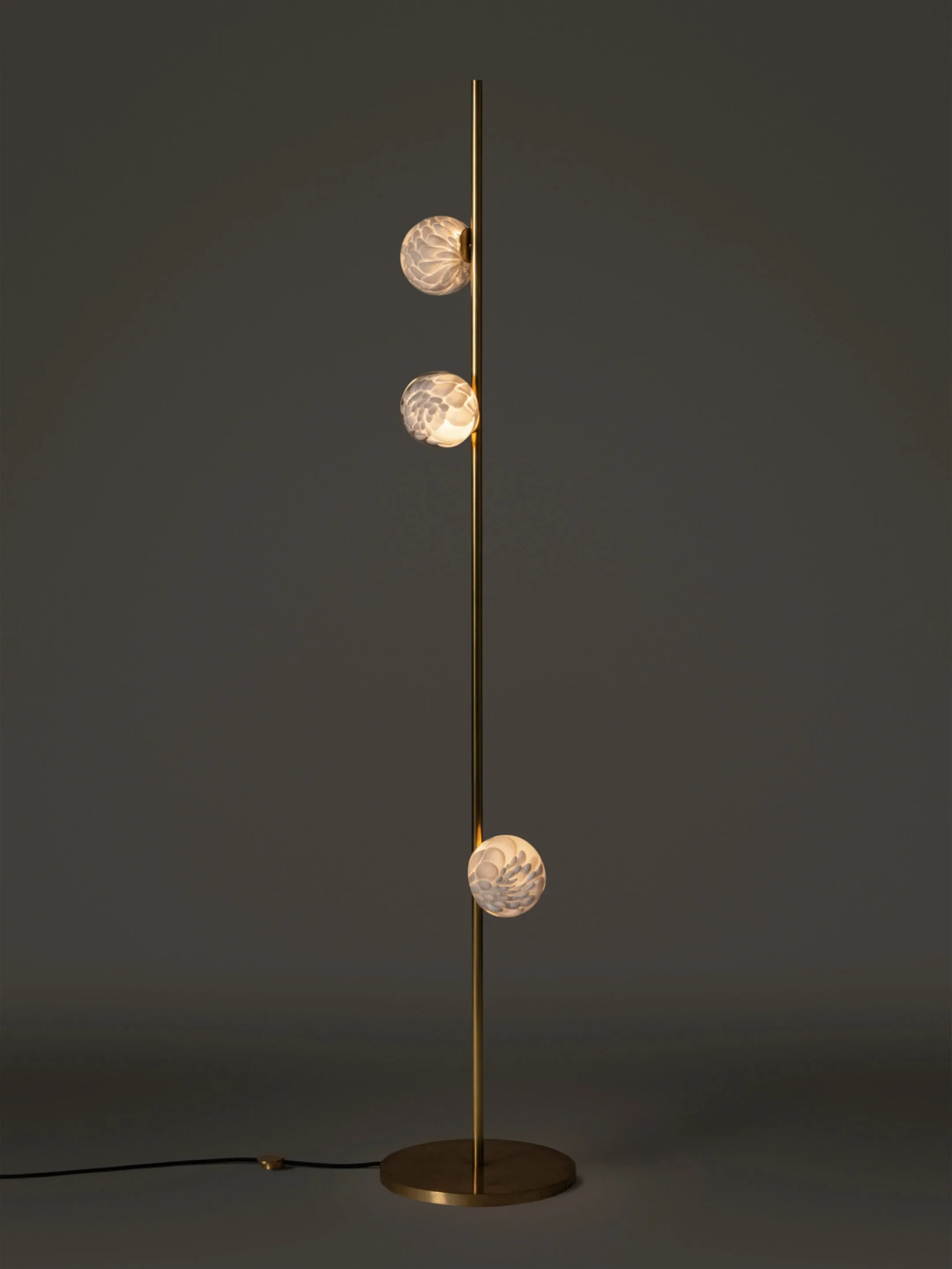118.3-Floor-6ft-Brass-Dark.jpg.webp