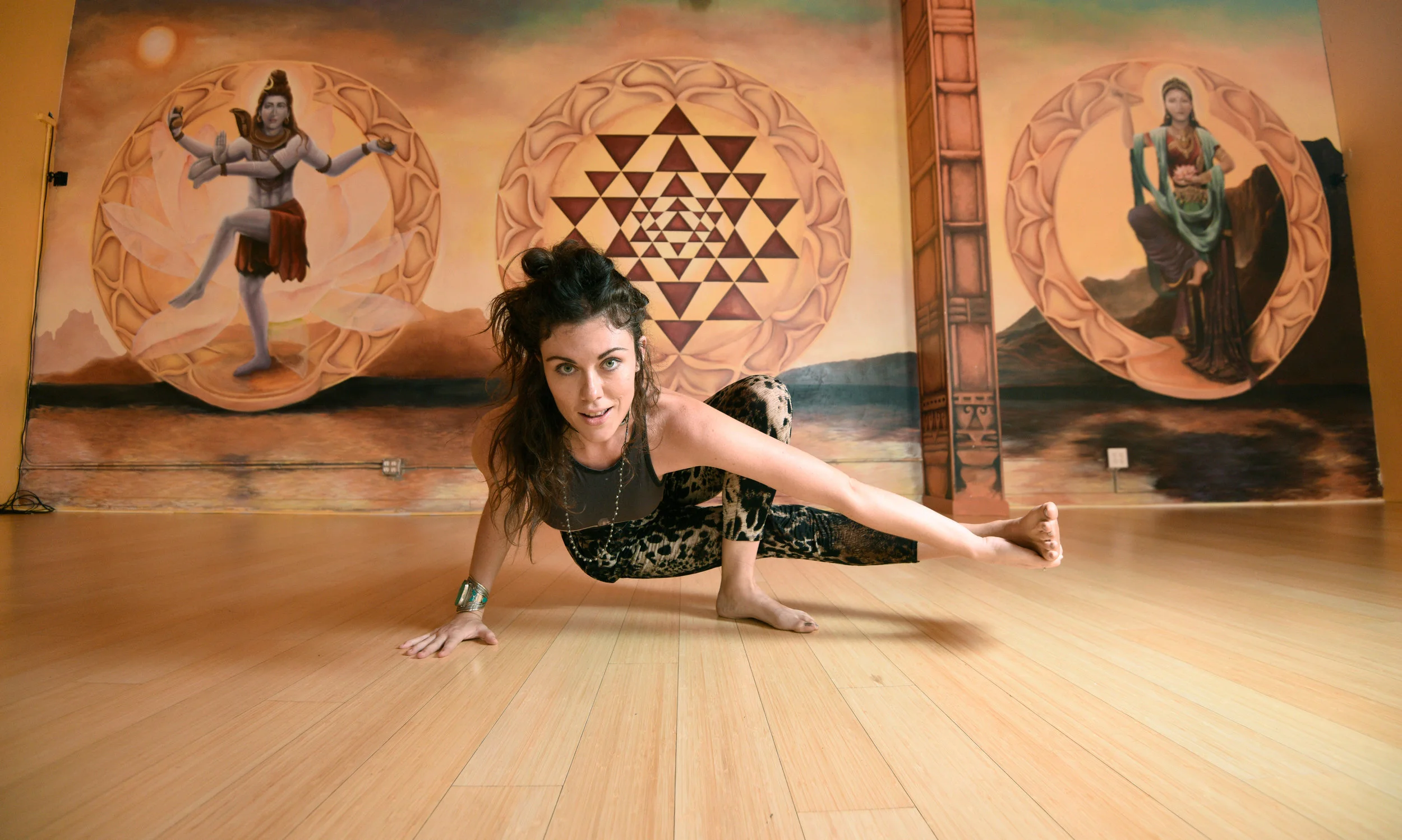"Fueling Passions: Rachel Wilkins encourages teachers-to-be to get creative in her Divinitree teaching program", photo by Paul Wellman