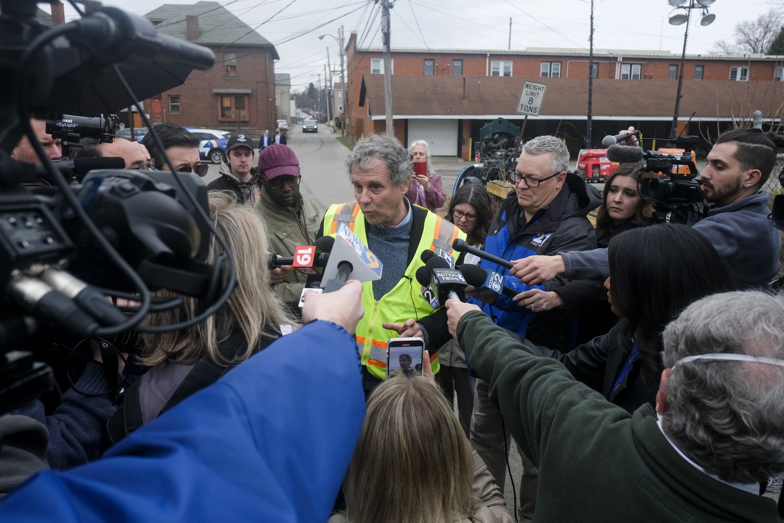  Senator Sherrod Brown during a tour of the impacted Sulphur Run creek in East Palestine, Ohio, US, on Thursday, Feb. 16, 2023. Nearly two weeks after a train carrying carcinogenic chemicals derailed in East Palestine, Ohio, the extent of the damage 
