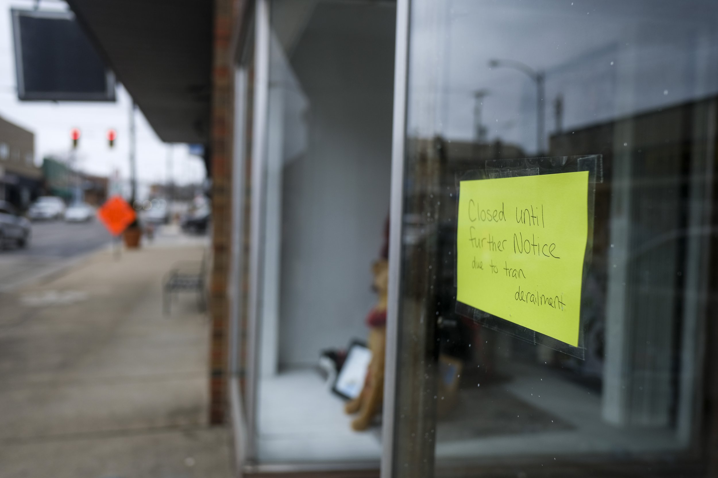  A note stating the closure of a shop on North Mark Street in East Palestine, Ohio on Friday, February 17, 2023. On February 3 a Norfolk Southern train derailed while carrying several cars containing toxic materials including Vinyl Phosphate. Followi