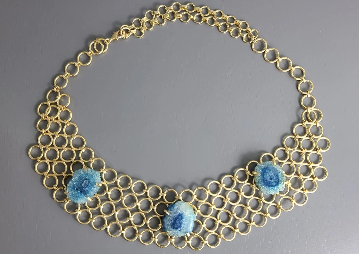 6E986B04-14BF-465E-B953-257D1036A9B4