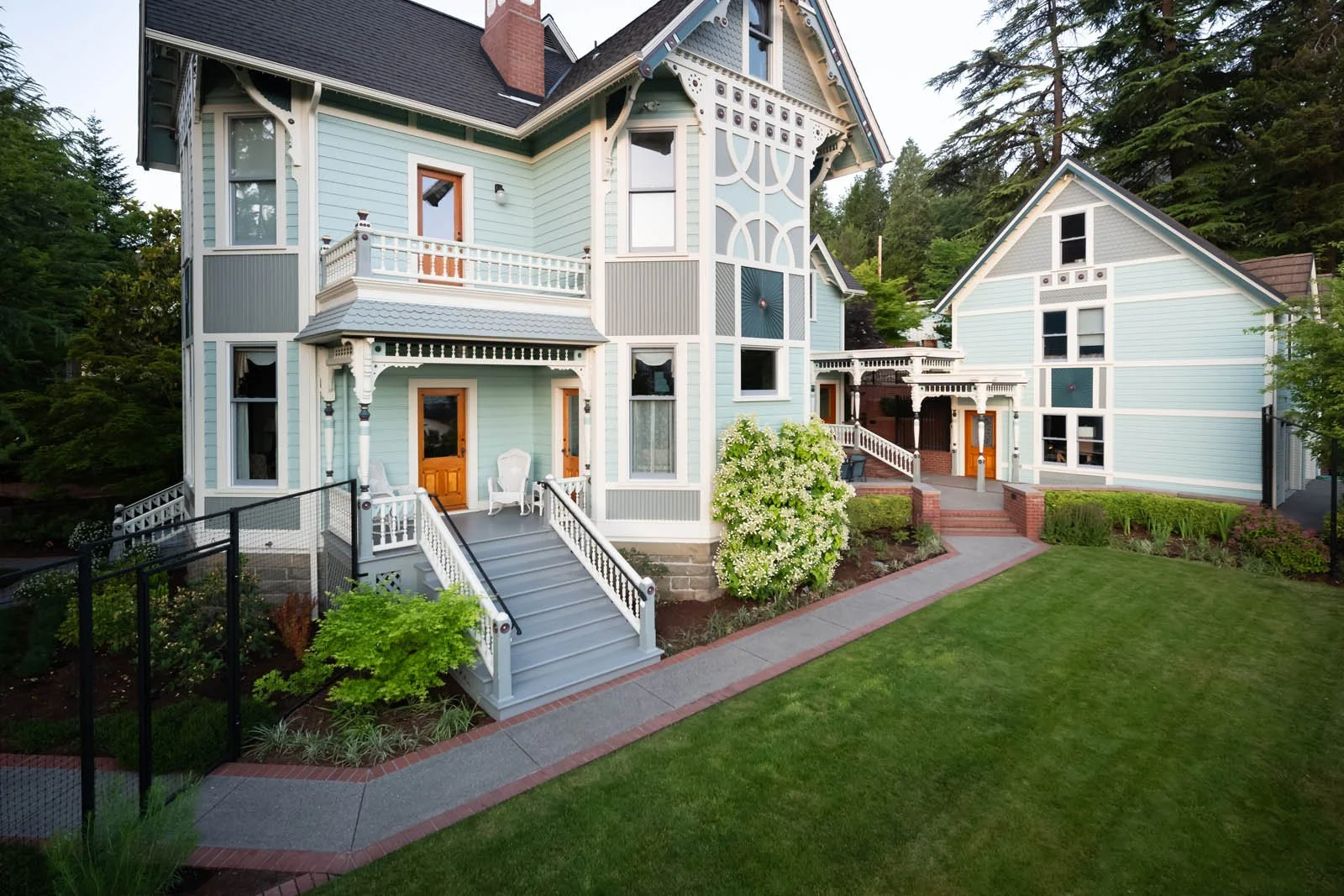 gresham_060825_007_web.jpg
