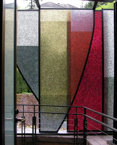 traced_web_500px.jpg