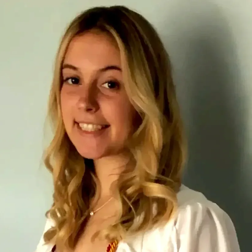 IMG_9890 2 - Gianna Uminski.webp