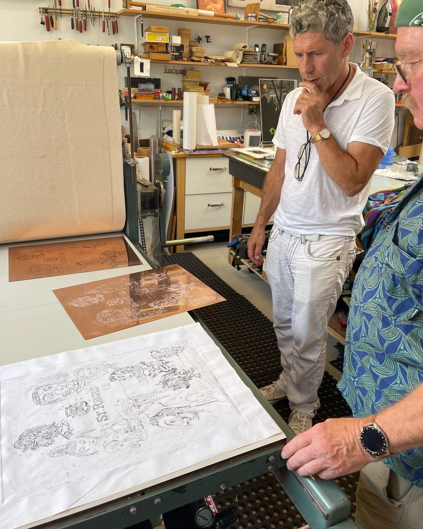 Graham Gillmore at New Leaf Editions working with master printer Peter Braune on his print for the Portfolio Prize 2021 edition
#grahamgillmore #newleafeditions#portfolioprize