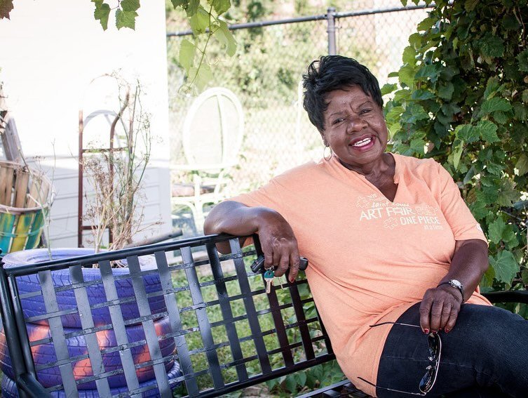 Since 2016, Urban Harvest STL has supported Fresh Starts Community Garden, an award-winning organic community garden in the JeffVanderLou neighborhood. Founded in 2009  by the dynamic Ms. Rosie Willis,  it is home to a vibrant community of gardeners 
