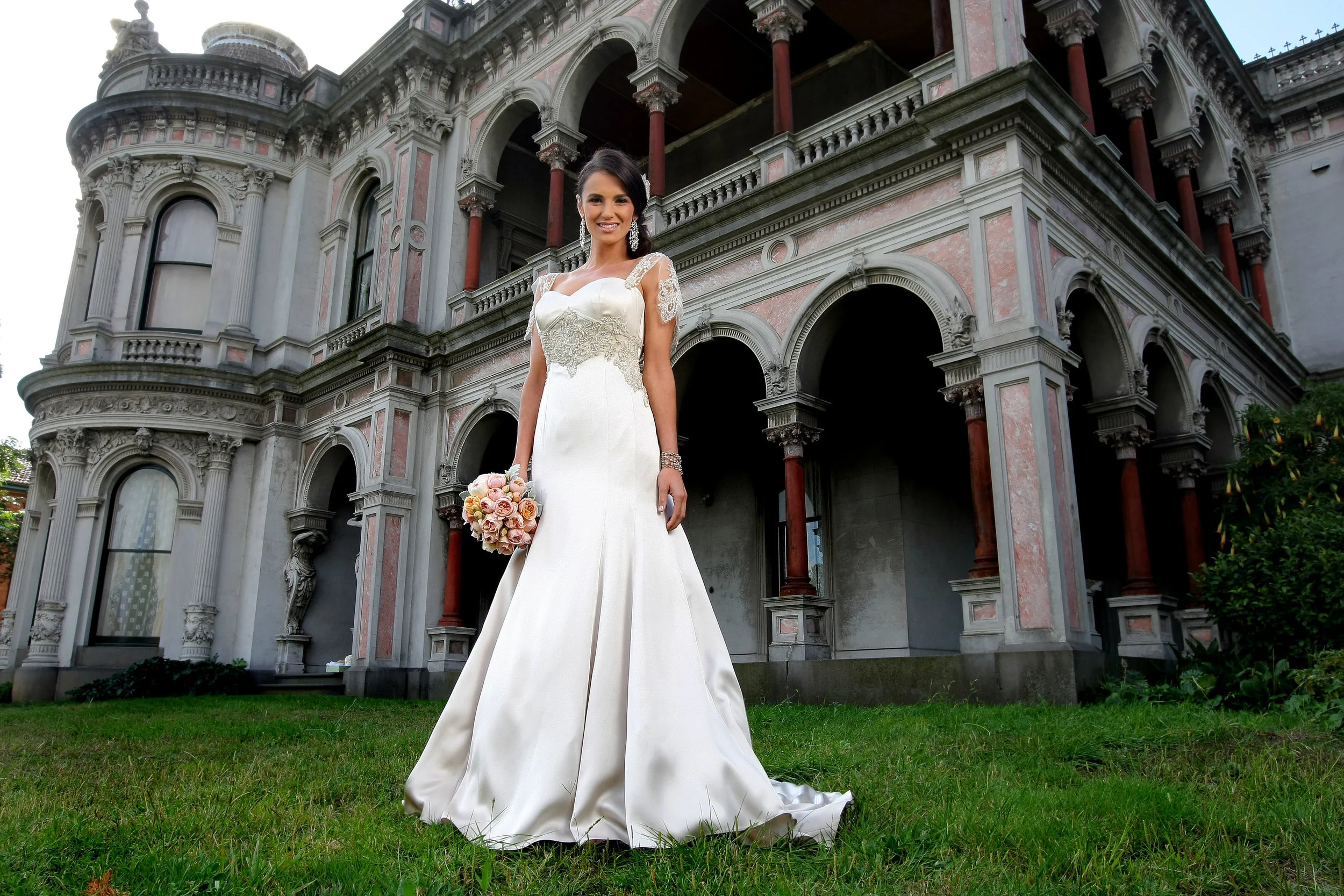 WEDDING DRESS-F11411927-371715.JPG