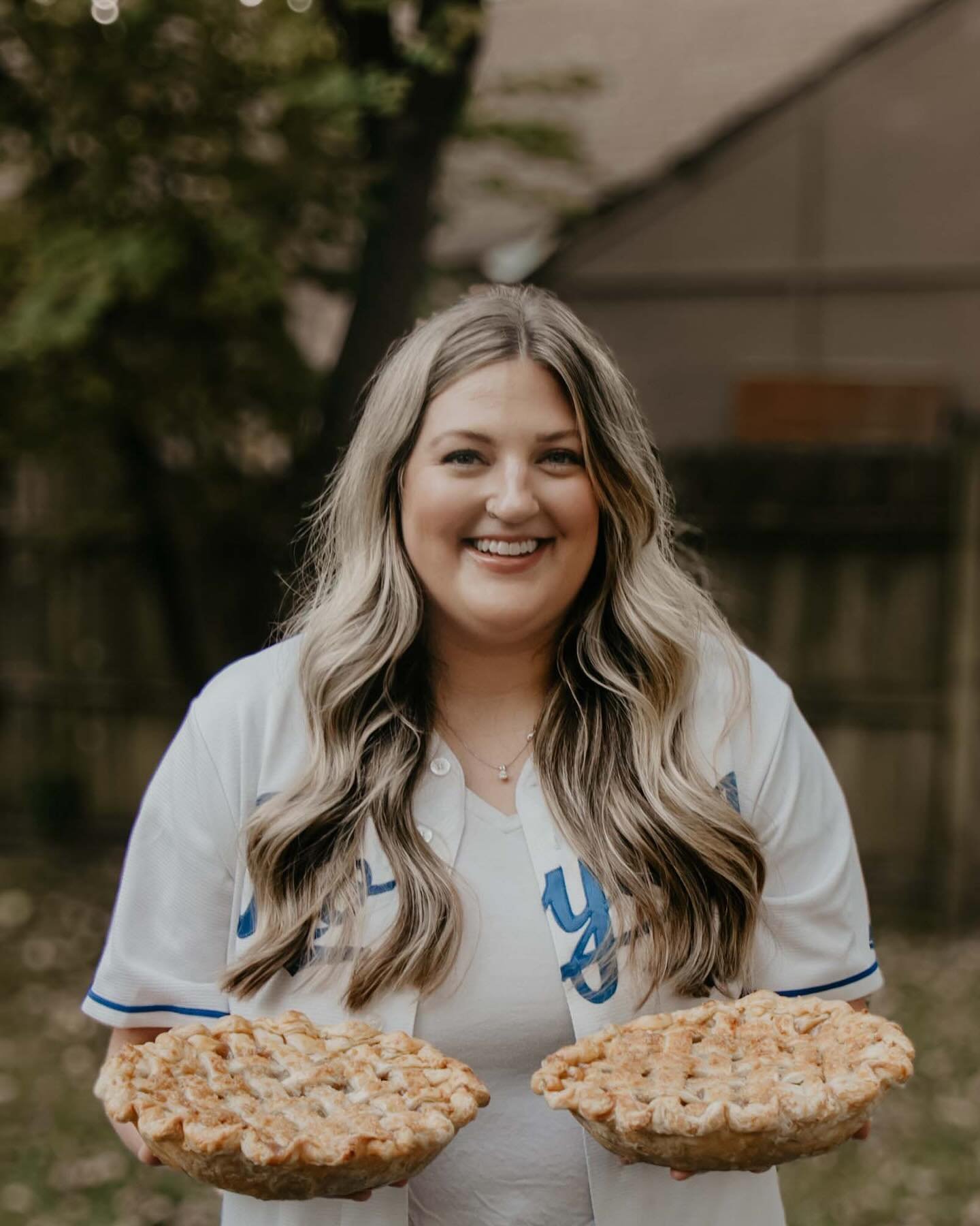 Two sturdy pies are better than one.💁🏼&zwj;♀️🍏