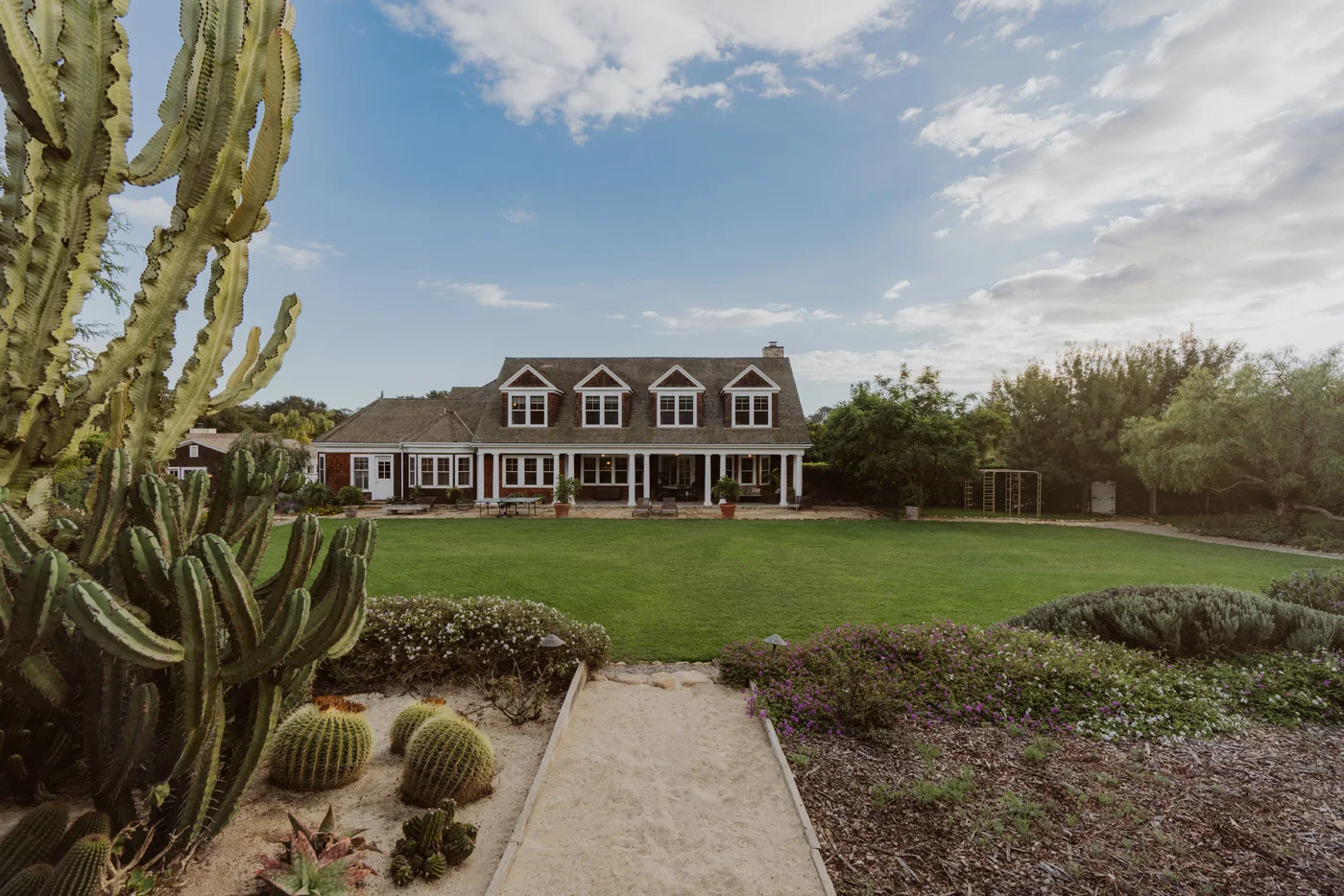 256SantaRosa-BackExterior3.jpg