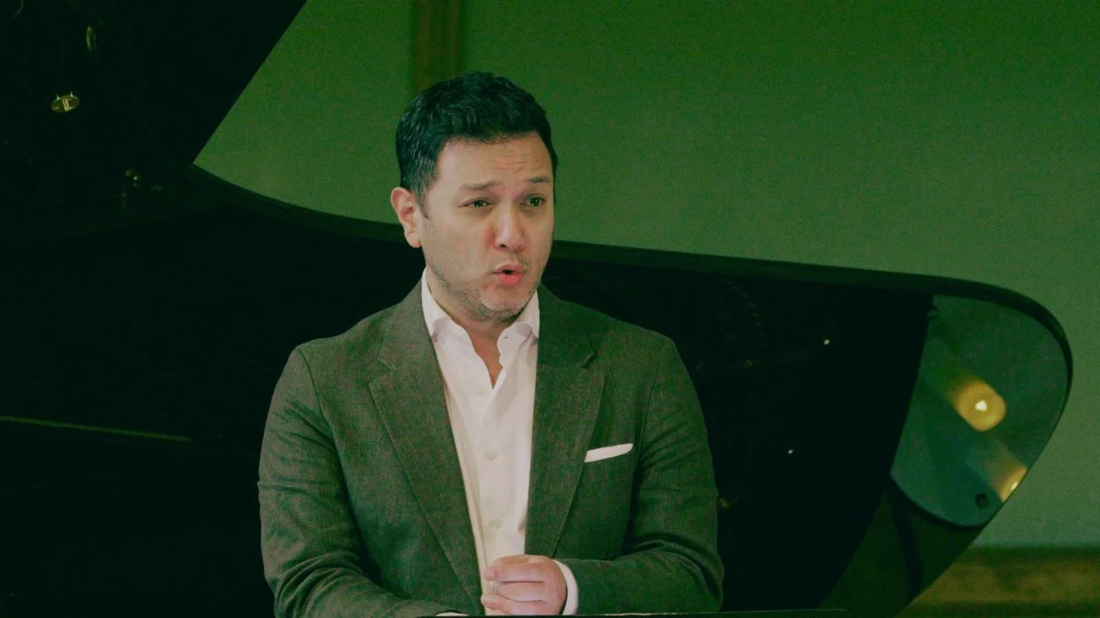 WFMT – LISTENING TO SINGERS: ART SONG CHICAGO WITH NICHOLAS PHAN