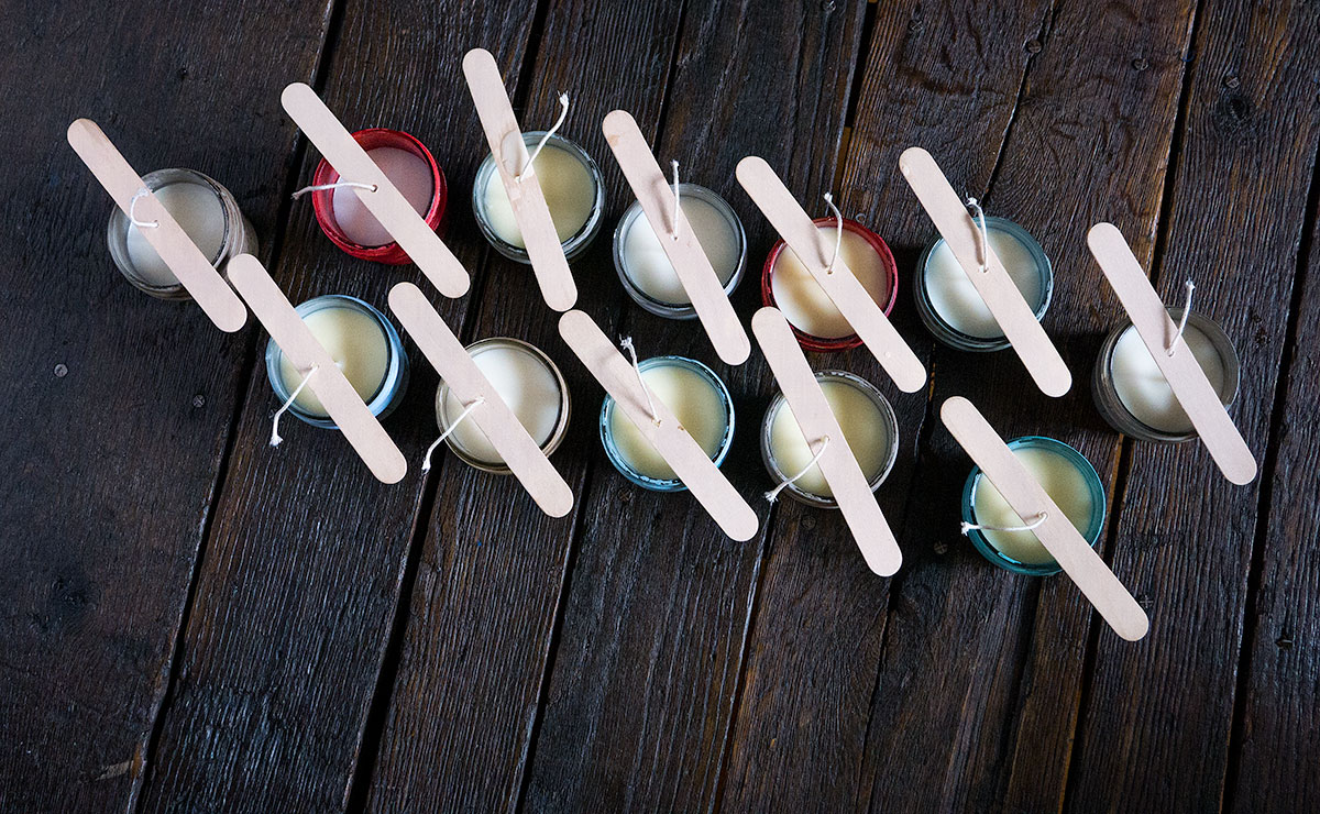 Hand-painted Jelly Jars candles perfect for your wedding favors