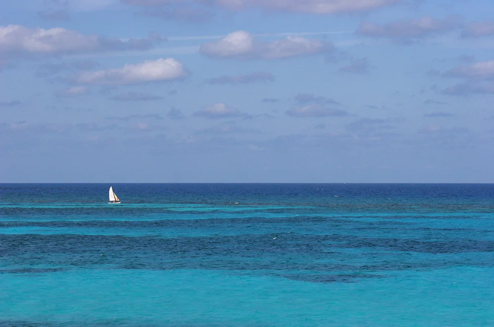 A small sail boat off the coast of Havana.jpg