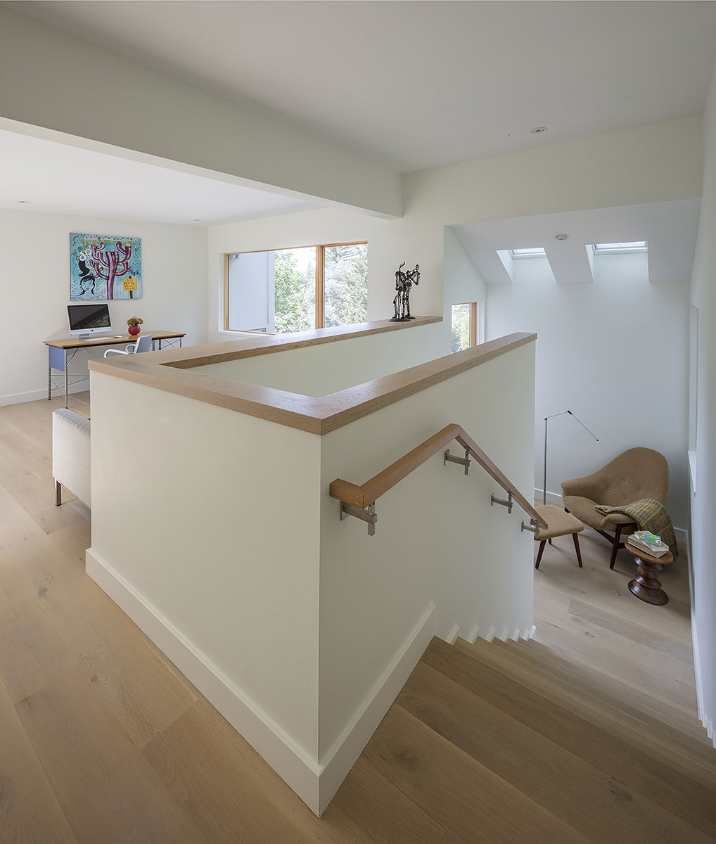 12_StairandFlexRoom.jpg