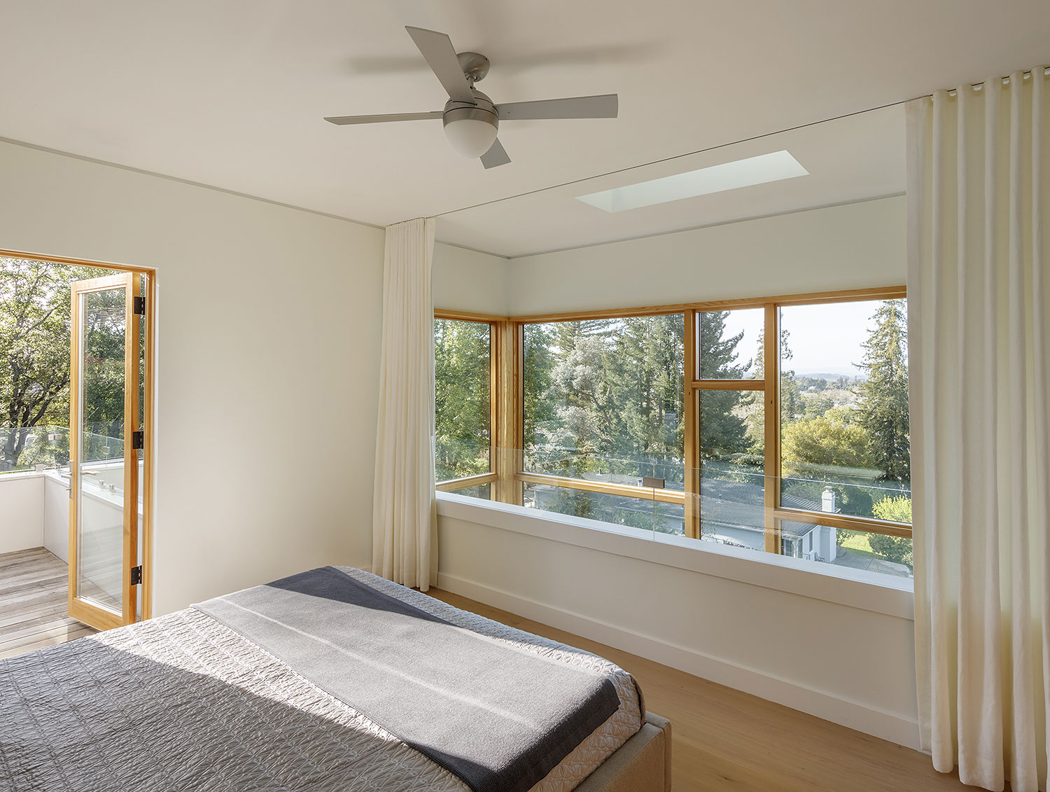 Sebastopol Hillside Bedroom - Napa Sonoma County