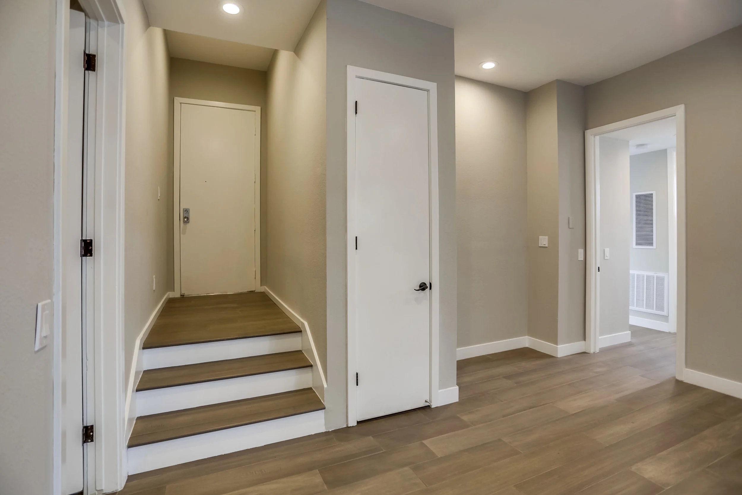 1271-stoner-ave-013.jpg