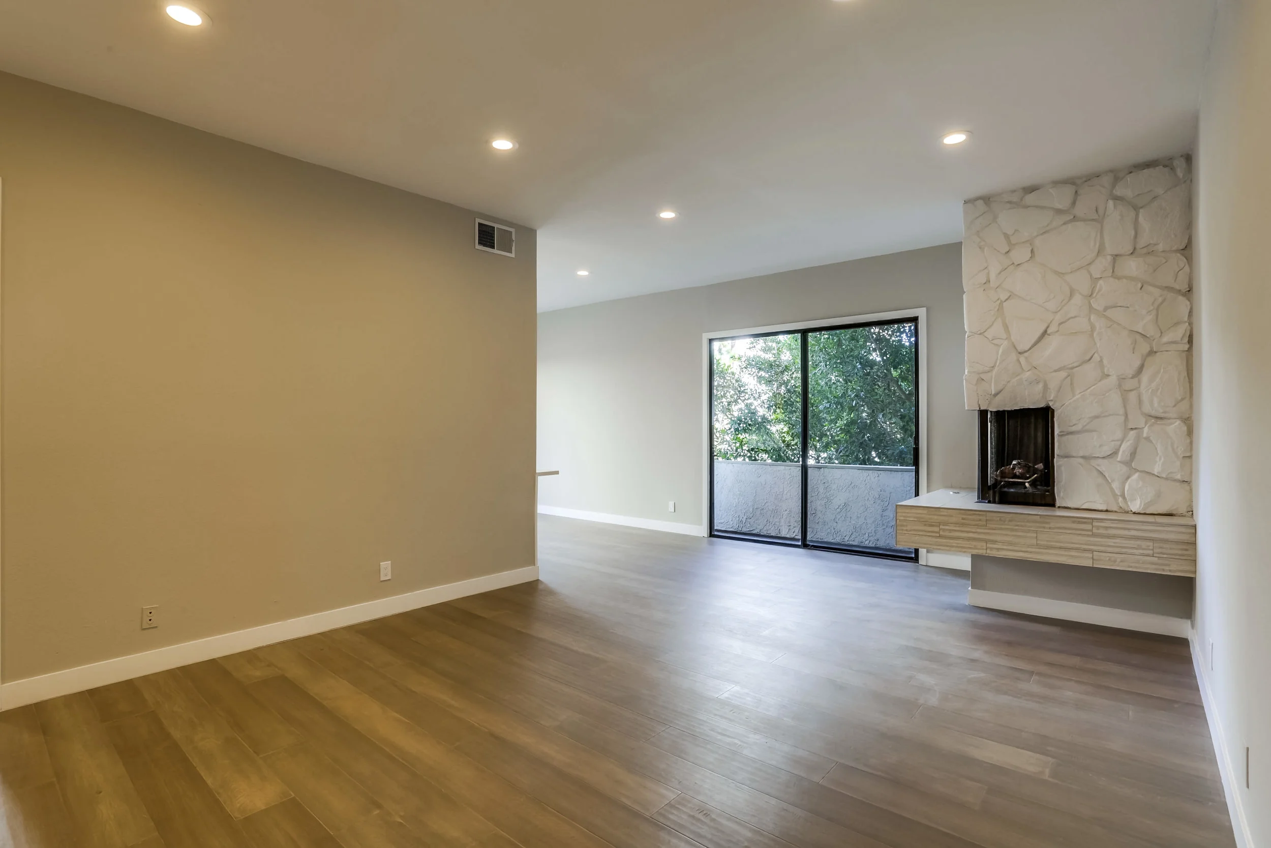 1271-stoner-ave-004.jpg