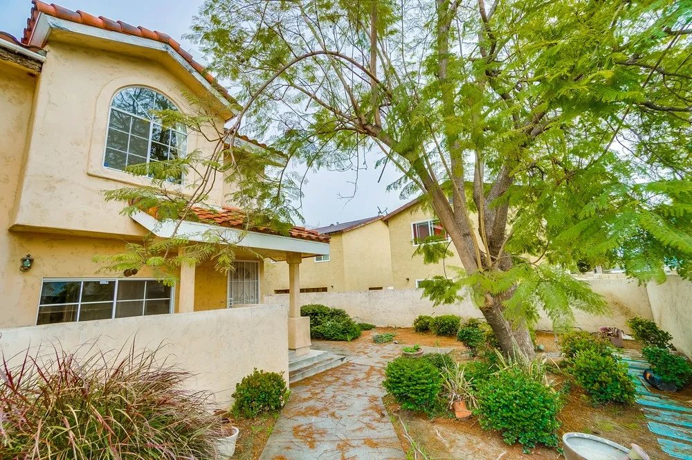 8612-ramona-st-005_web.jpg