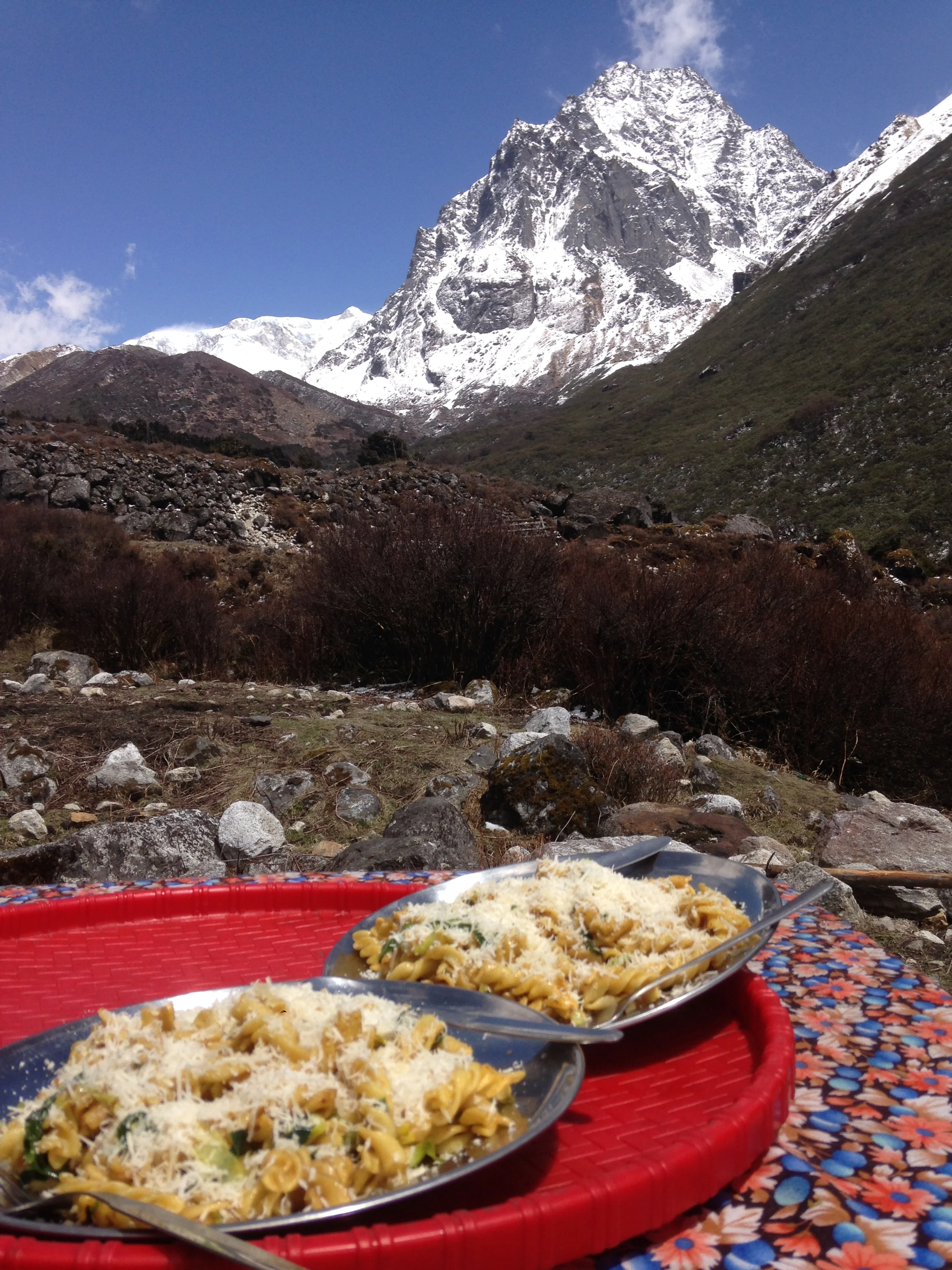 A beautiful Mac & Yak Cheese picnic at Cheram.