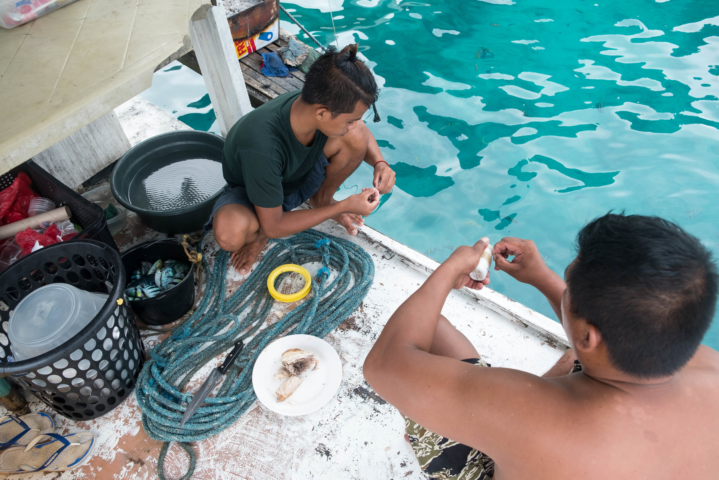  Fishing with the boatmen 