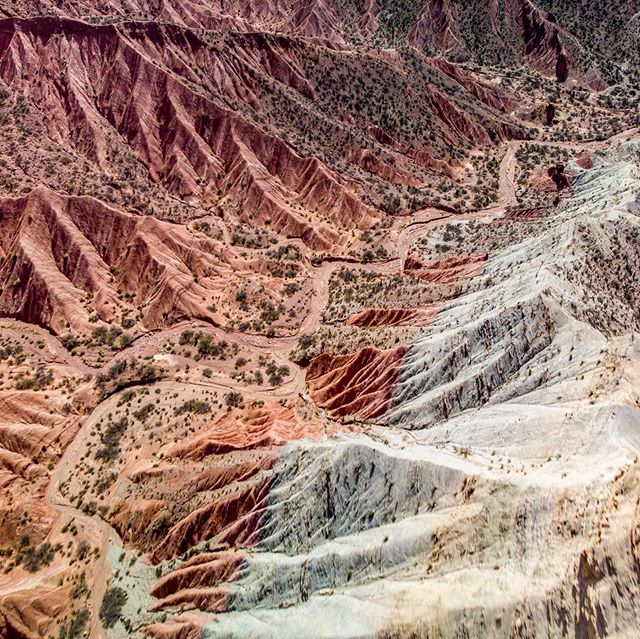 Hiking through the beautiful red rocks in Tupiza. Sometimes you feel like you&rsquo;re on another planet 🌎. #bolivia #tupiza #redrocks #landscape #landscapephotography #travel #travelledworld #travelphotography #naturephotography #nature #hiking #ba