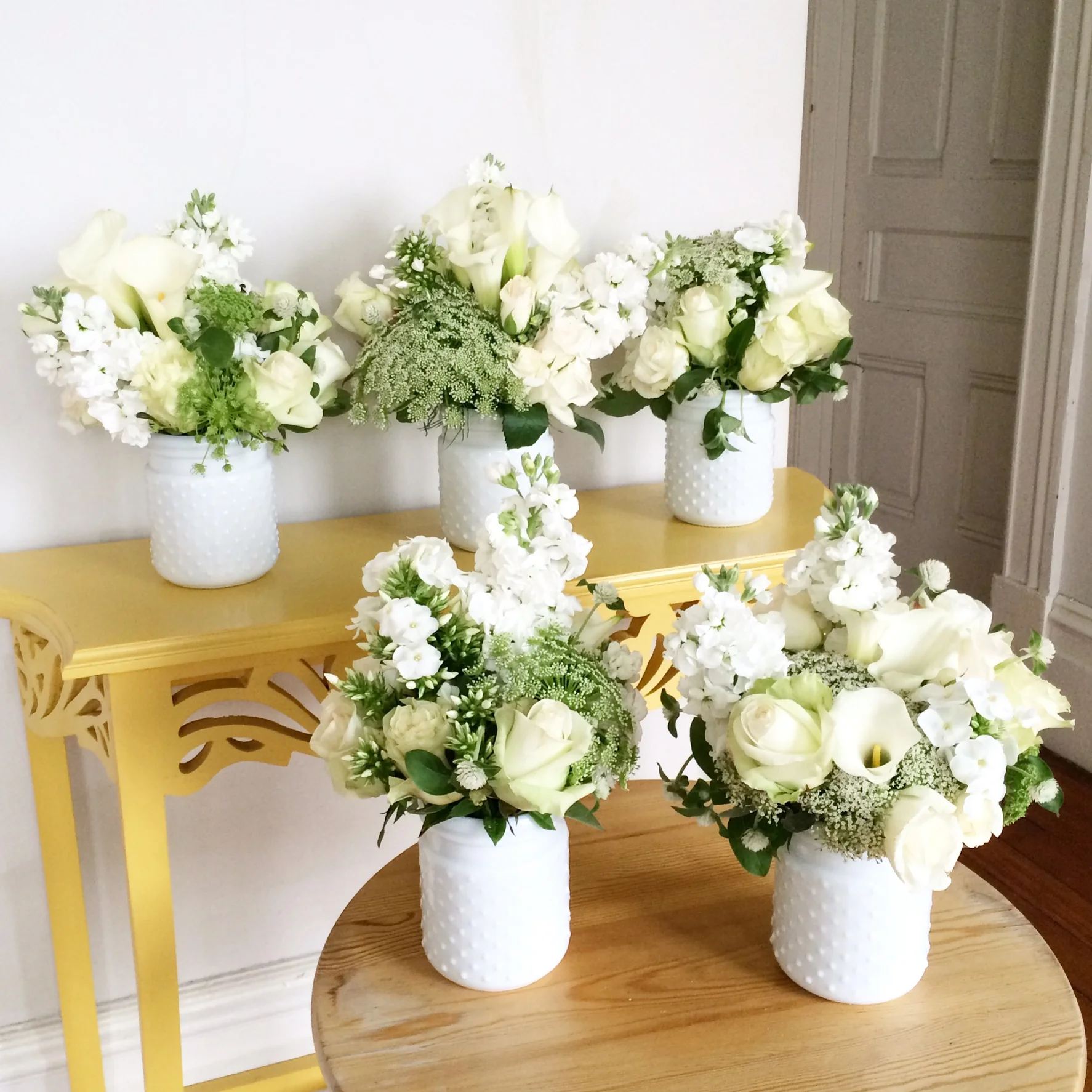 white_centerpieces.JPG
