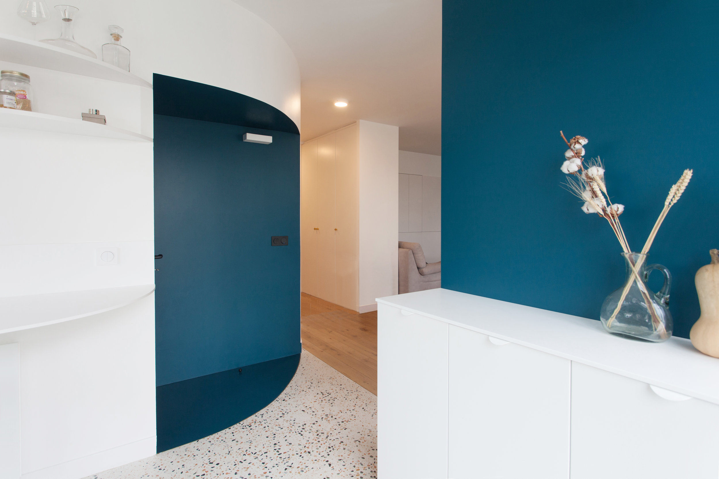 10/07/2018 - LIVRAISON - FAURE Rénovation et agencement d’un duplex dans un immeuble des années 90.