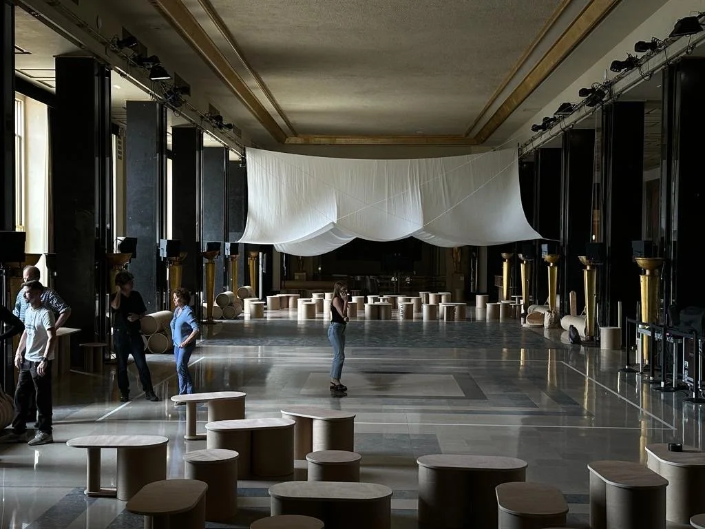 Aménagement mobilier accueil théâtre Chaillot 1.jpeg