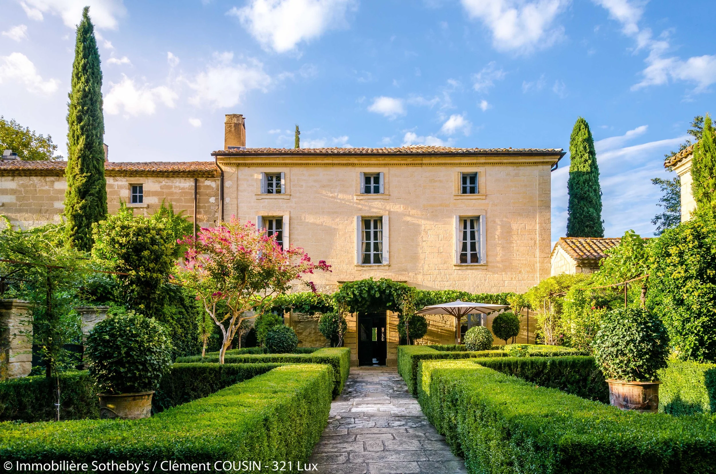 321 Lux-Sotheby's-Domaine Uzes-18.jpg