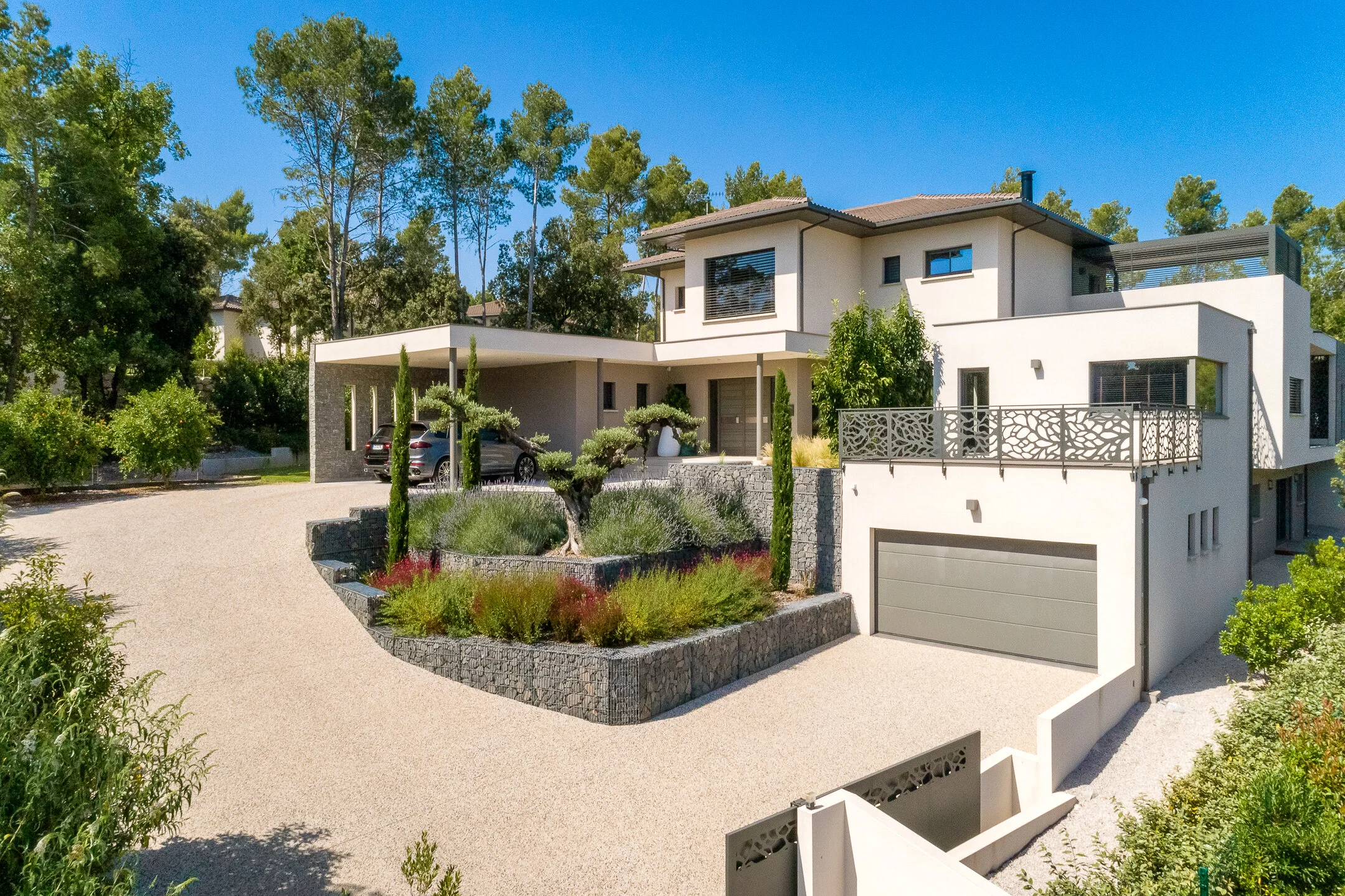 IMMOBILIER: Villa de prestige sur les hauteurs de Saint-Clément-de-Rivière
