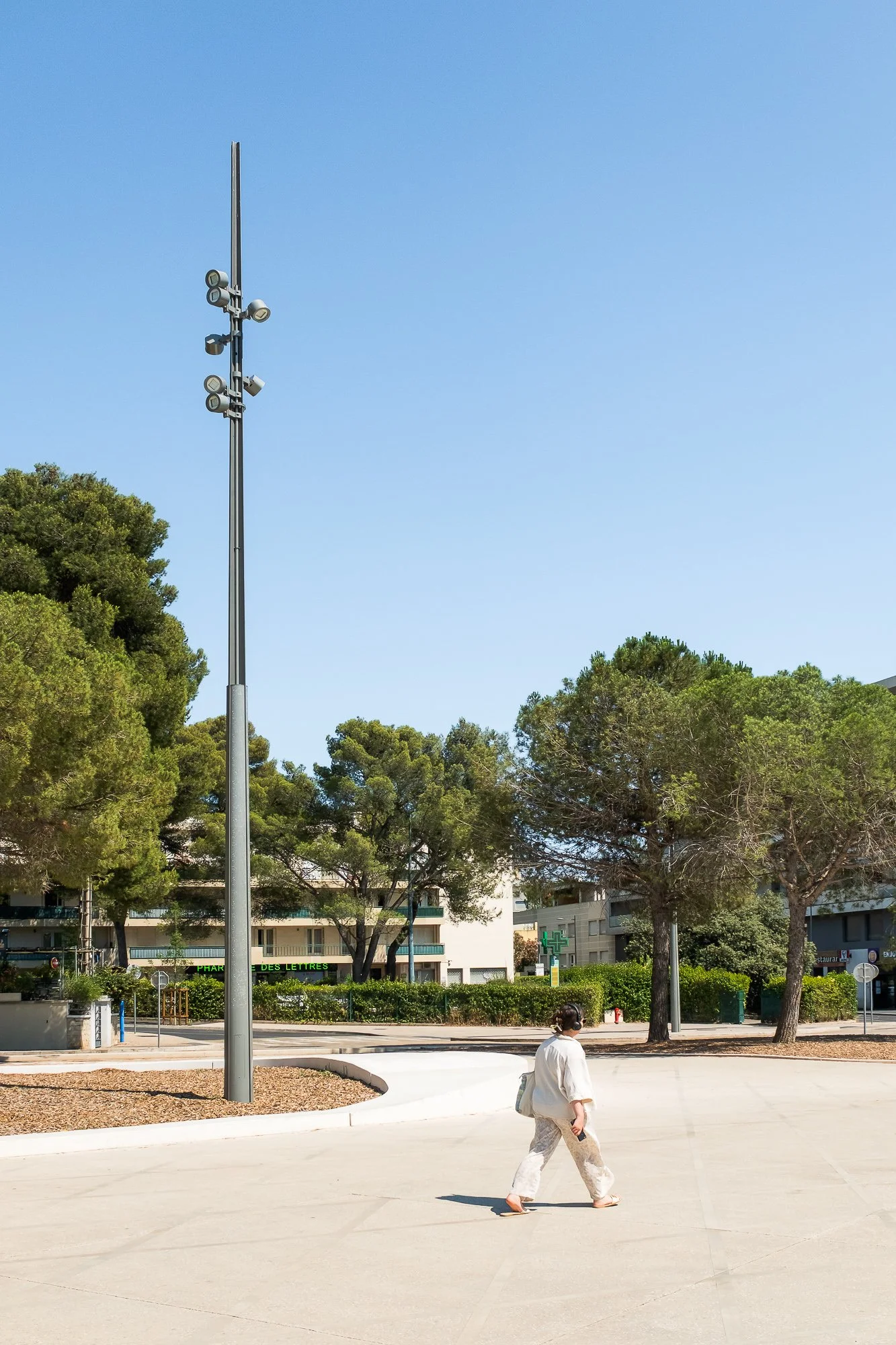 GAU - PARVIS MARC BLOCH MONTPELLIER-2.jpg