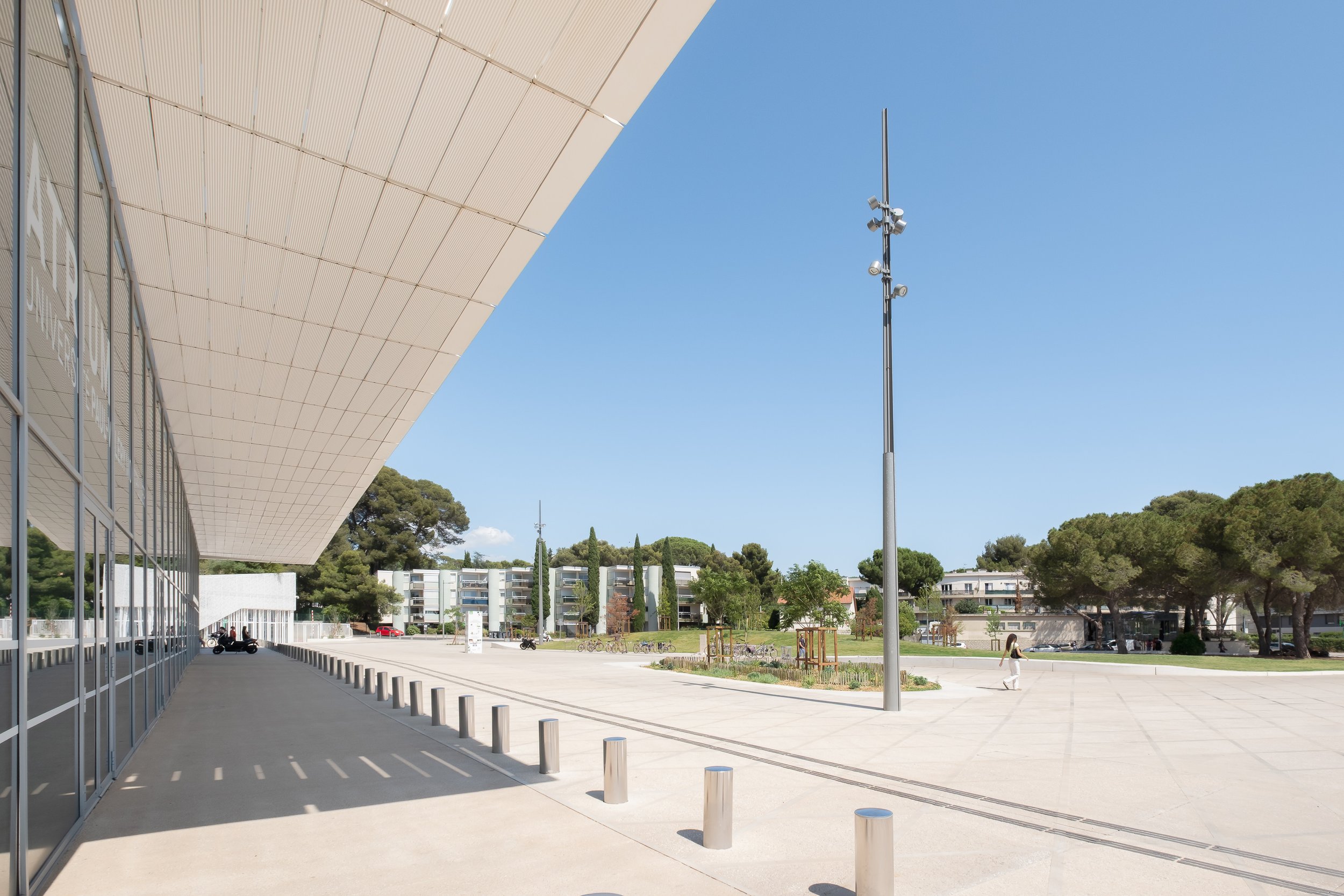 GAU - PARVIS MARC BLOCH MONTPELLIER-1.jpg