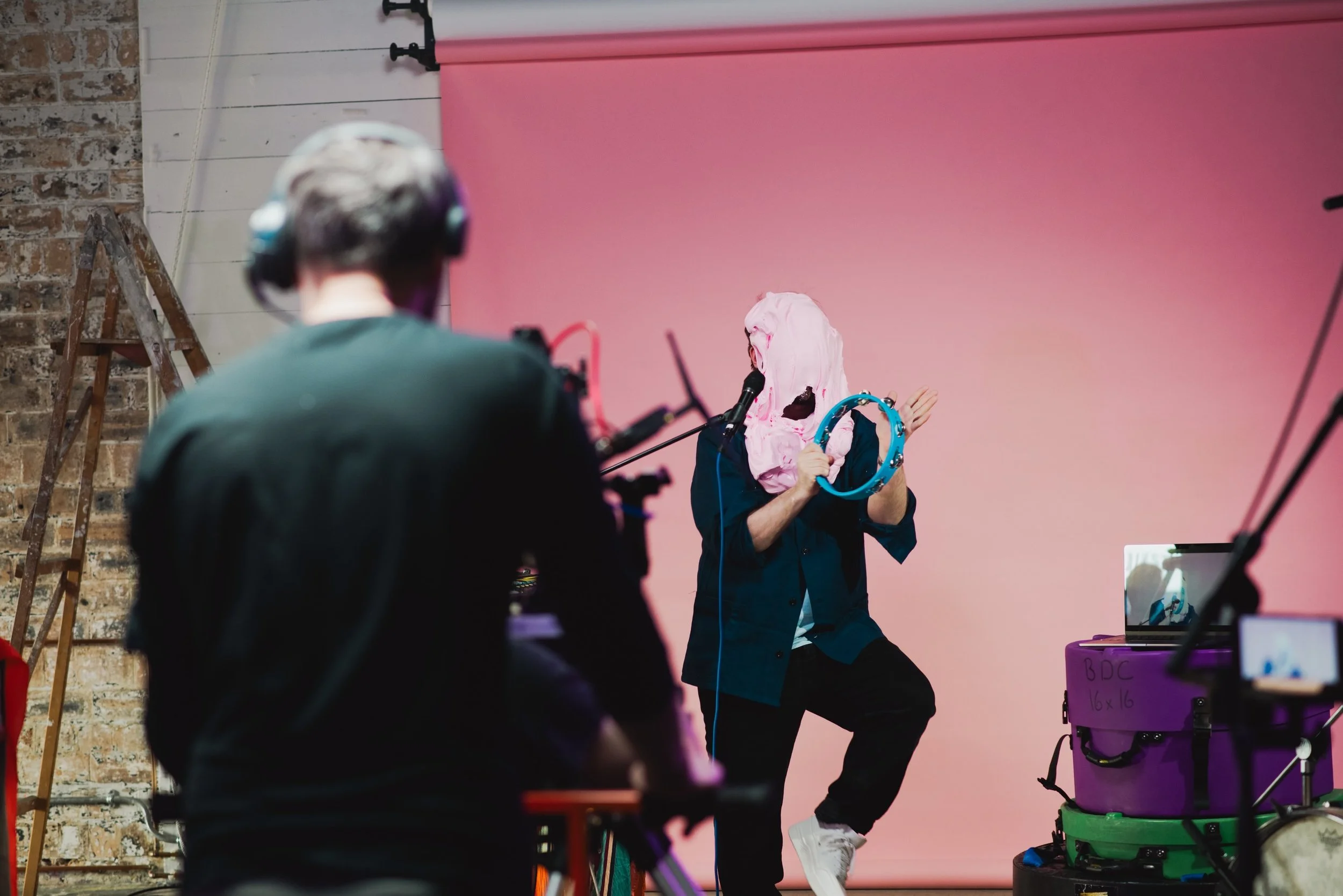 ✨💚🫠 LIVE SLIIIIIME 🫠💚✨

Before heading out on tour, I recorded a live session with my lovely band - Suse, Joe, Iain &amp; Robyn - at the Forest of Black studio in Glasgow, directed by my pal @michaelsherringtonfilm.

The Life Slime album lives in